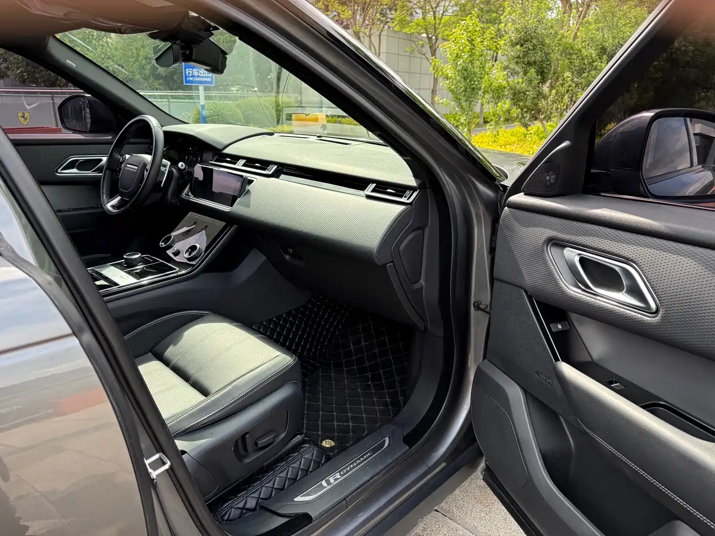 Land Rover Range Rover Velar 2019 250PS R-DYNAMIC S фото 46