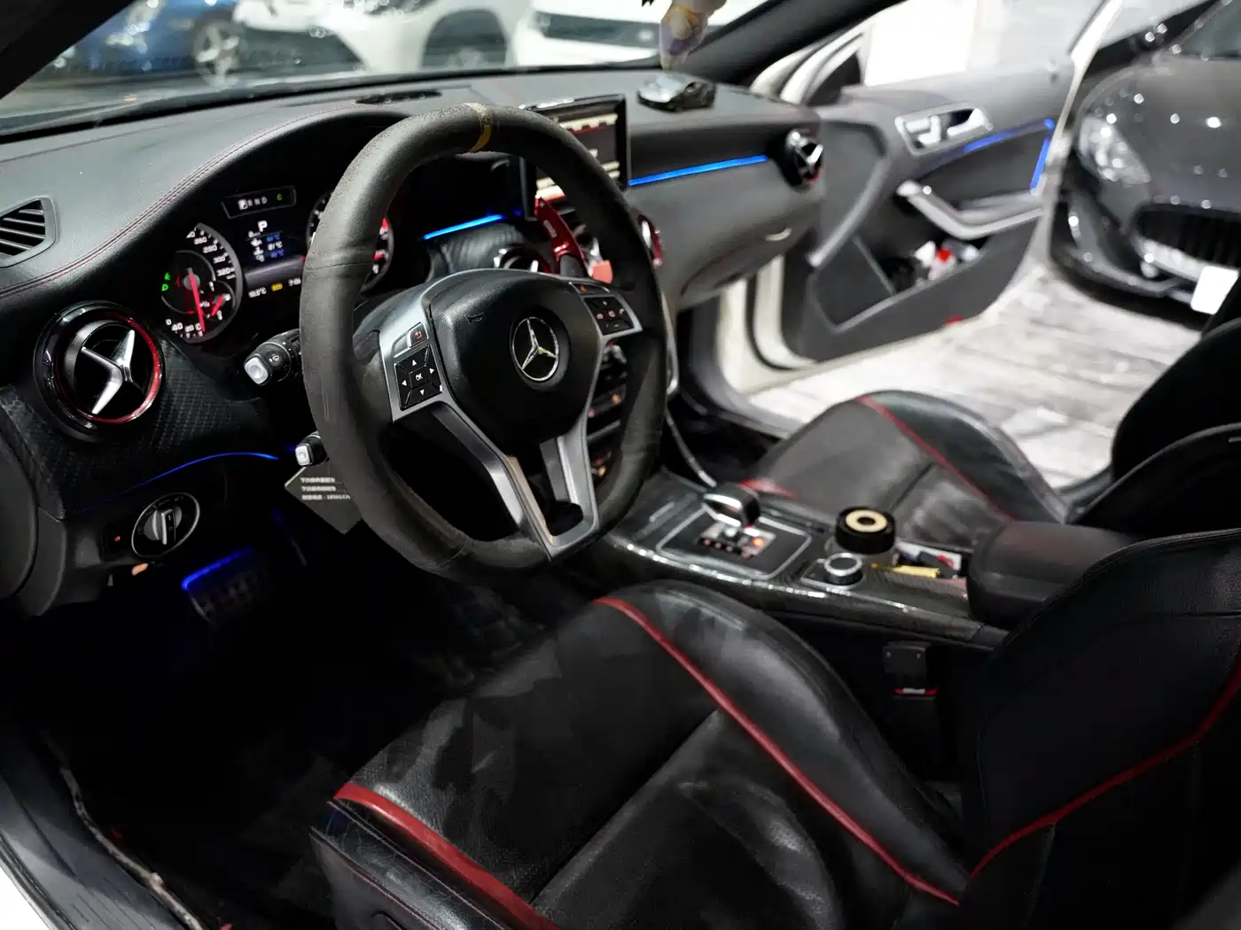 Mercedes-Benz A-Class AMG (Import) 2014 AMG A 45 4MATIC фото 10
