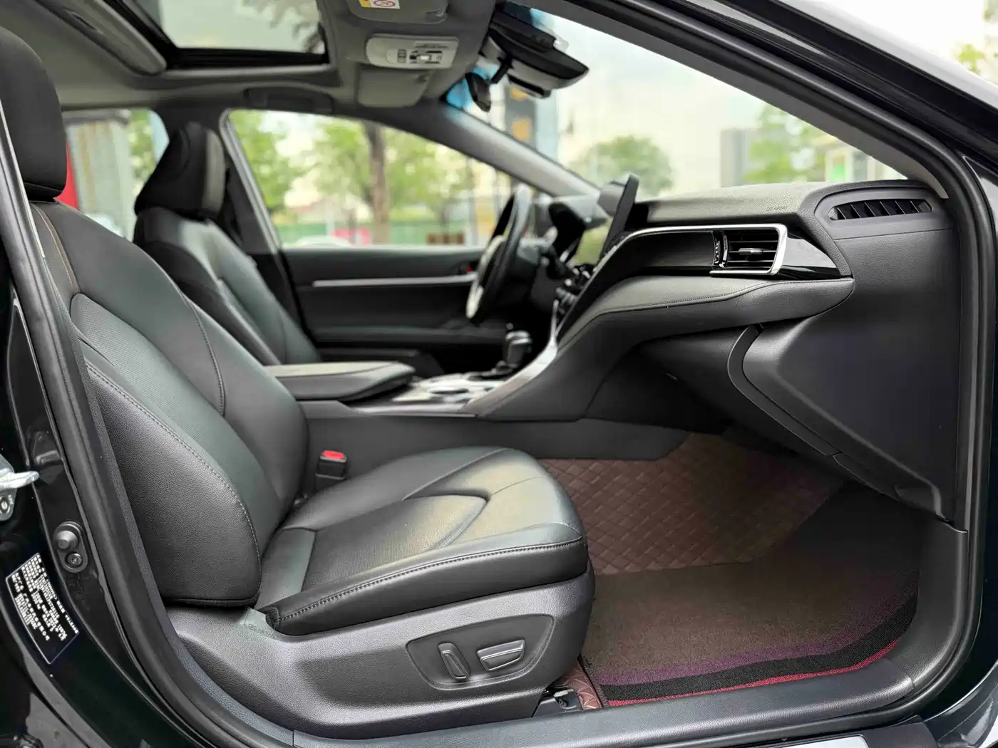Toyota Camry 2023 2.0G Luxury Edition фото 13