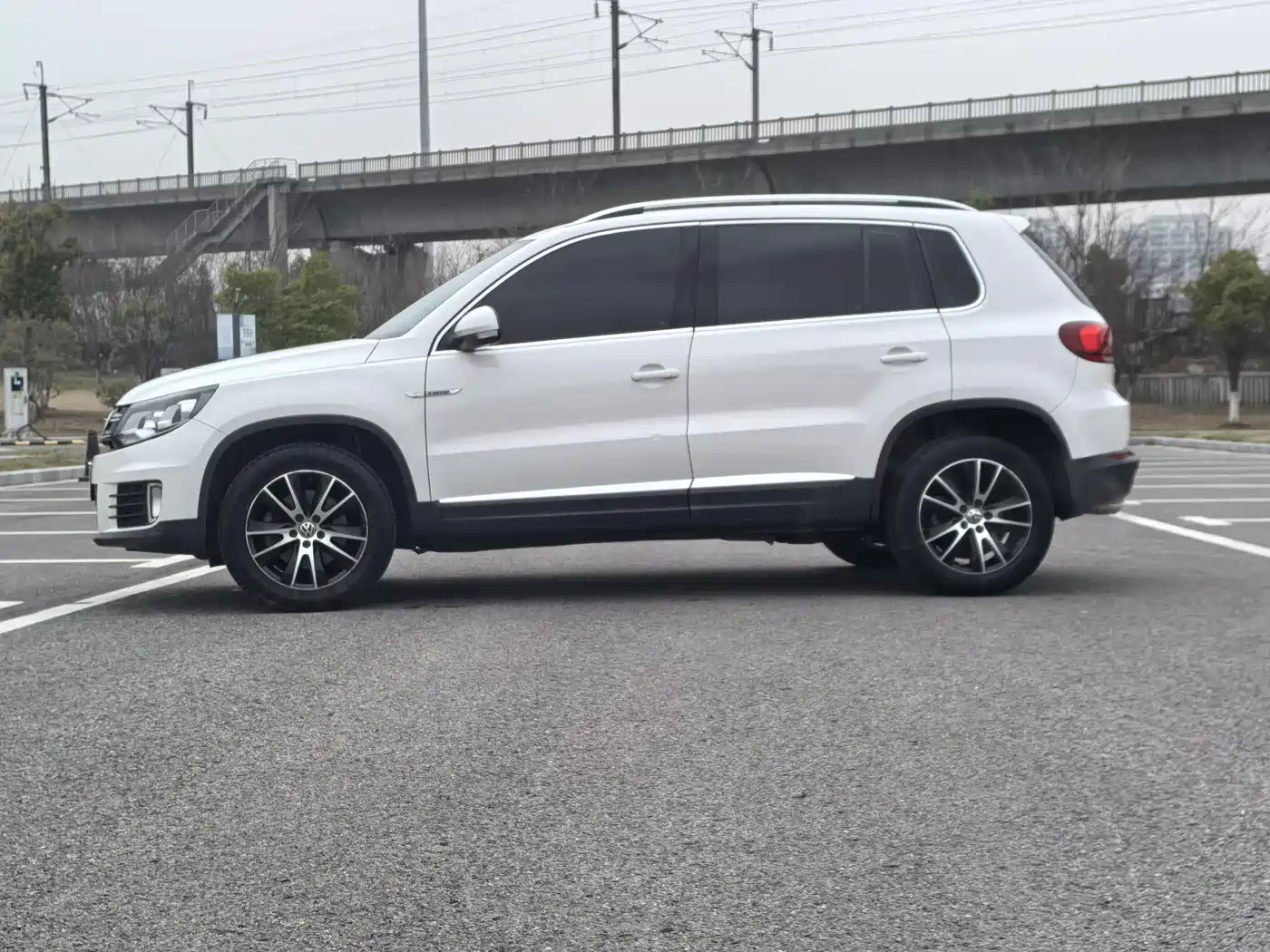 Volkswagen Tiguan 2016 Model 300TSI Automatic 4WD Luxury Edition фото 14