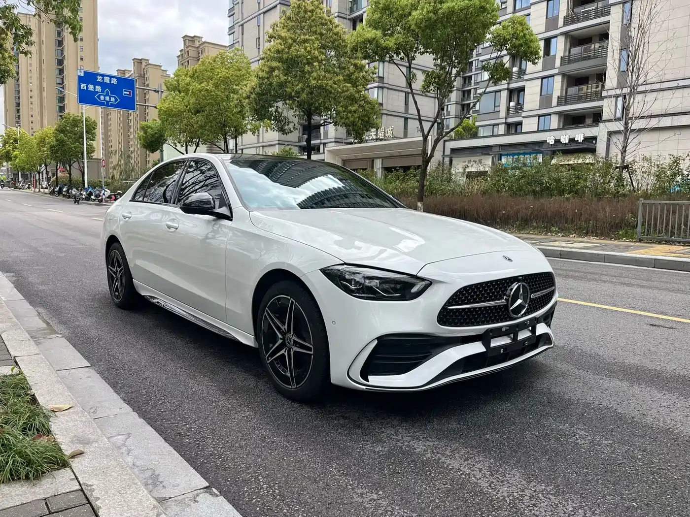 Mercedes-Benz C-Class 2024 C 260 L Night Edition Sport фото 3