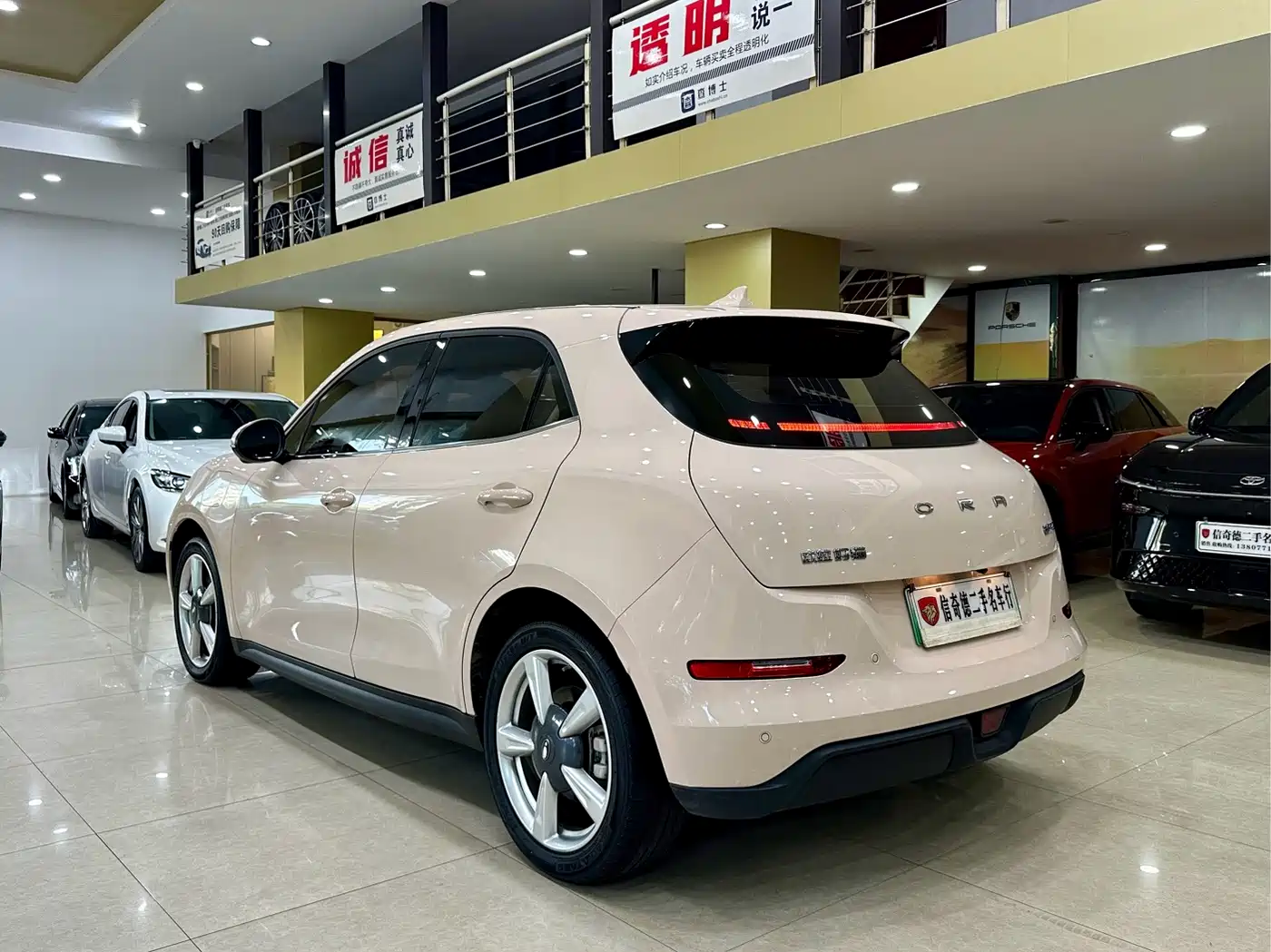 Ora Good Cat 2024 2023 401km Standard Range Luxury LFP