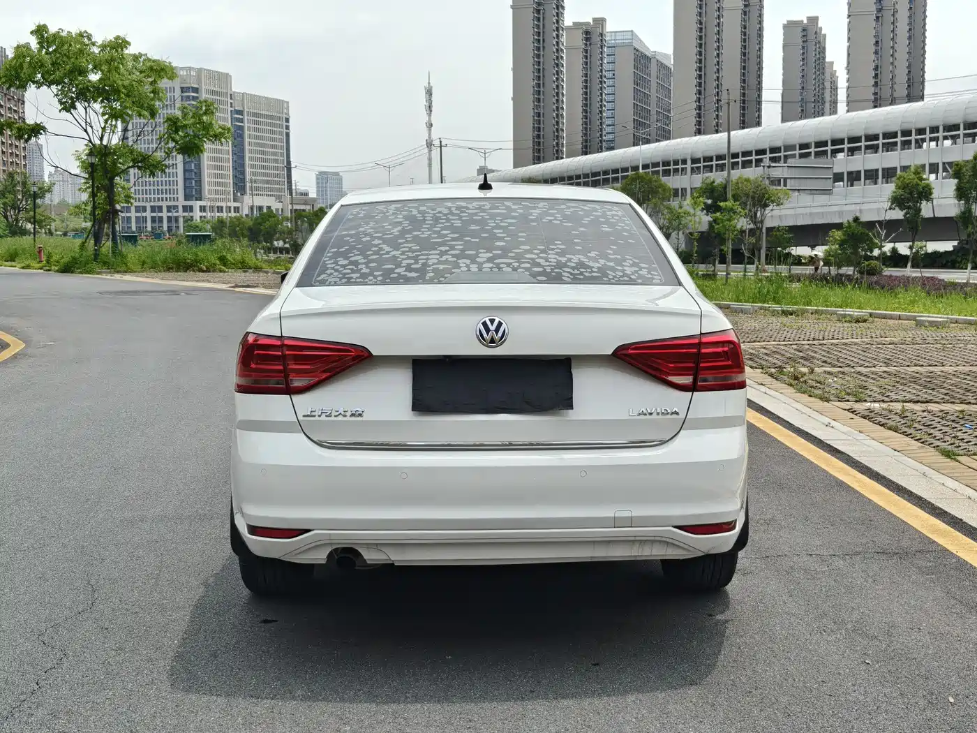Volkswagen Lavida 2017 1.6L Automatic Comfort Edition фото 8