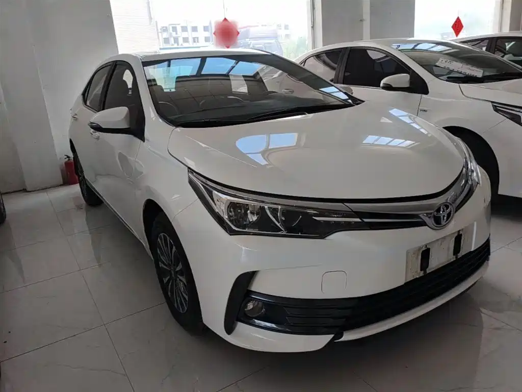 Toyota Corolla 2017 Facelift 1.2T S-CVT GL-i фото 4