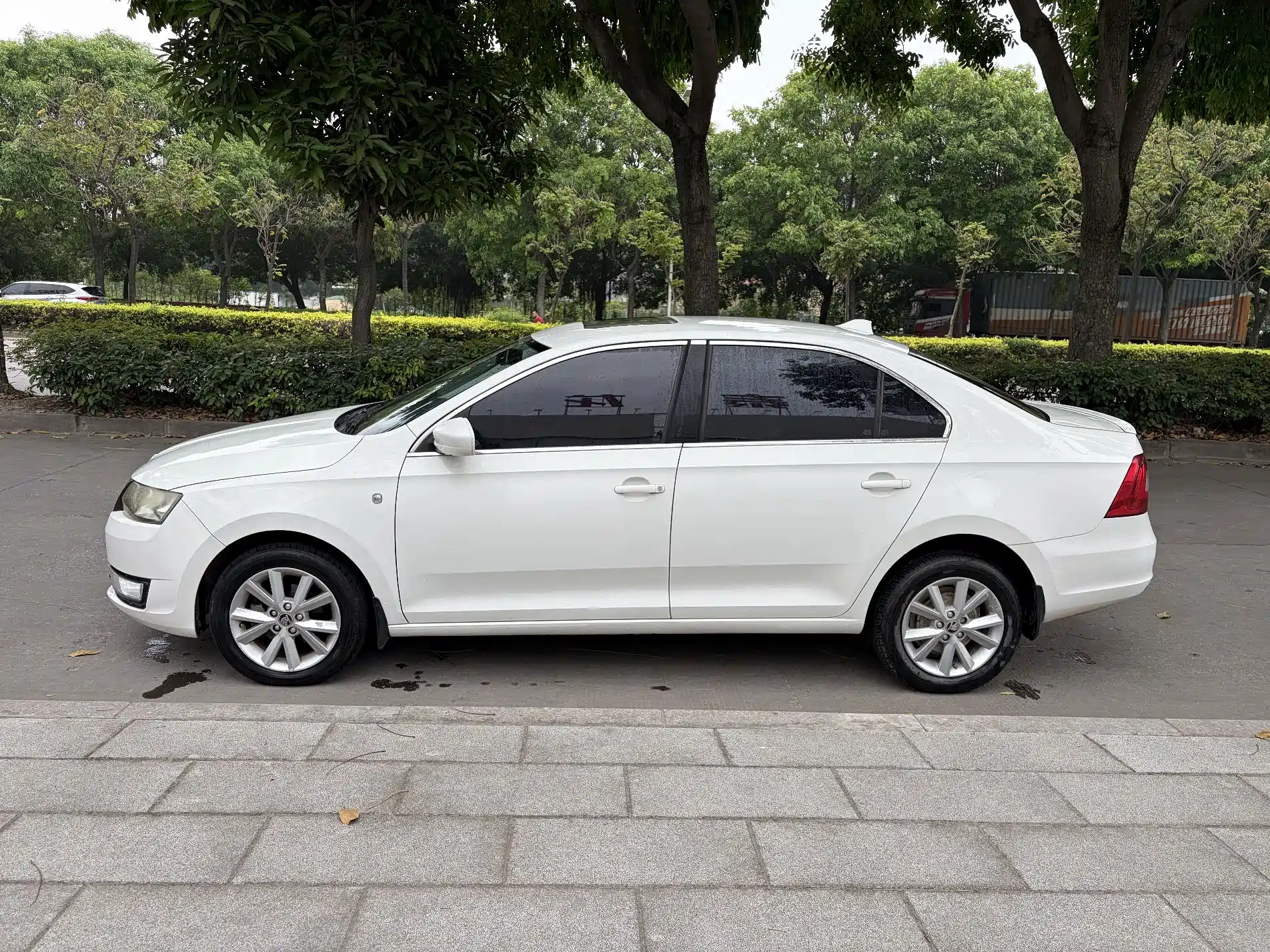 Photo 6 - Škoda Rapid
