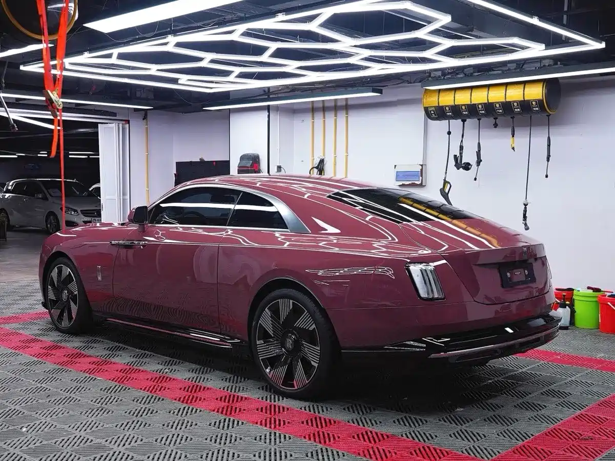 Фото 4 - Rolls-Royce Spectre