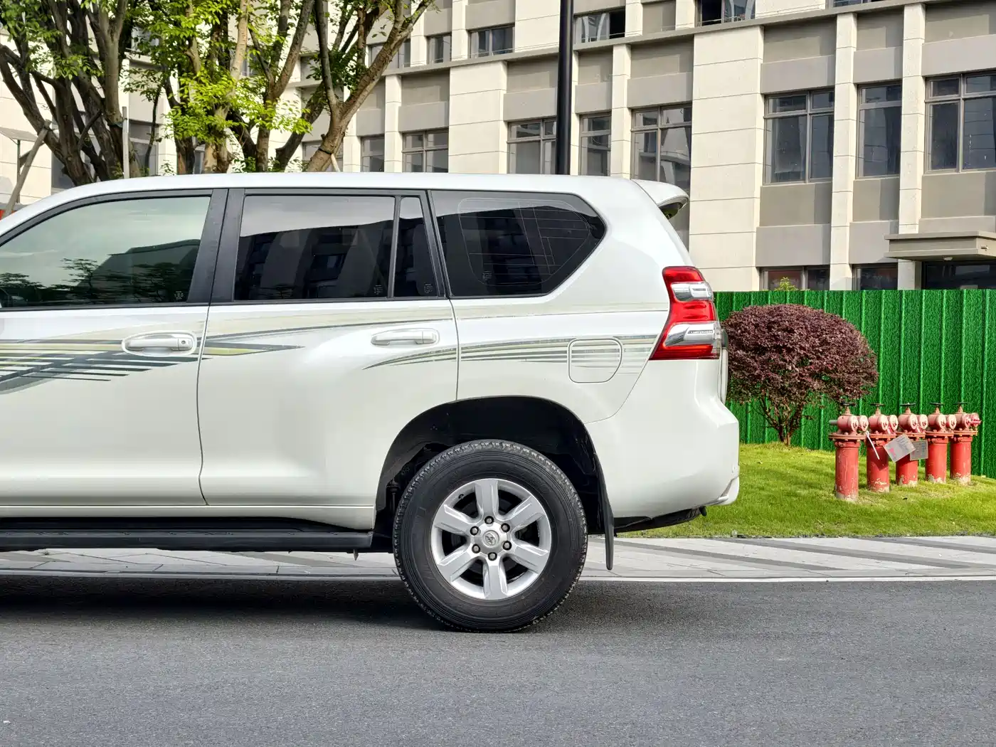 Toyota Prado (Import) 2014 2.7L Automatic Standard Edition фото 5