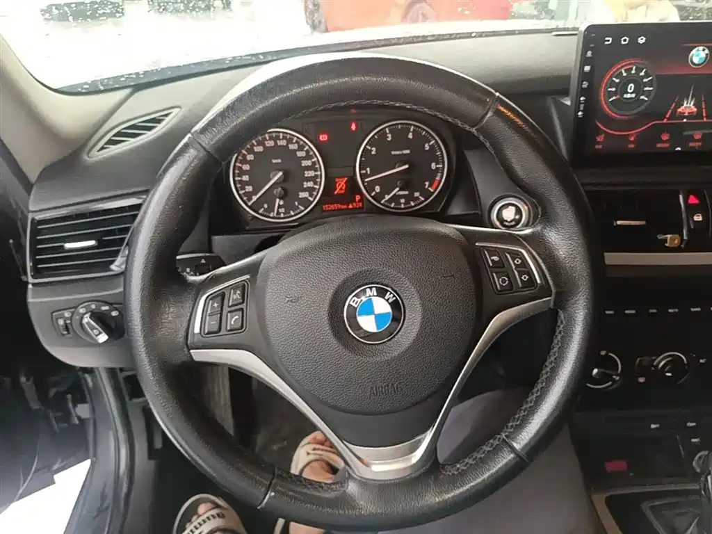 BMW X1 2014 sDrive18i Fashion Edition фото 11