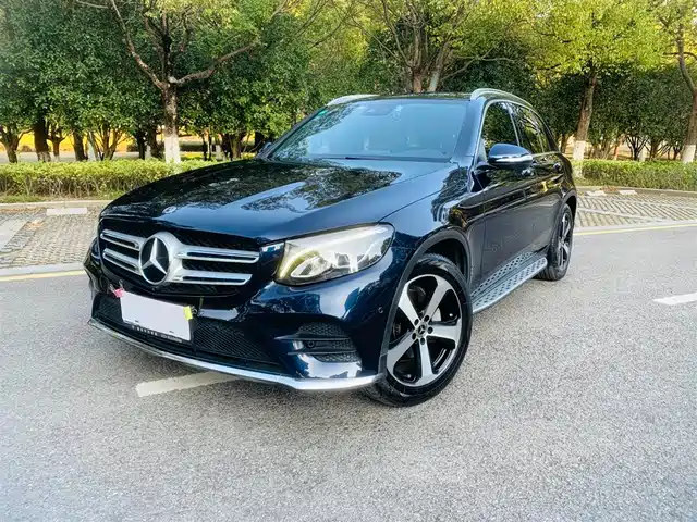 MERCEDES-BENZ GLC