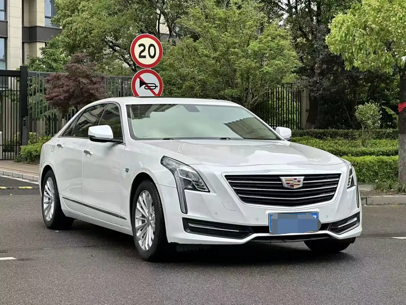 Cadillac CT6 2016 28T Fashion фото 3
