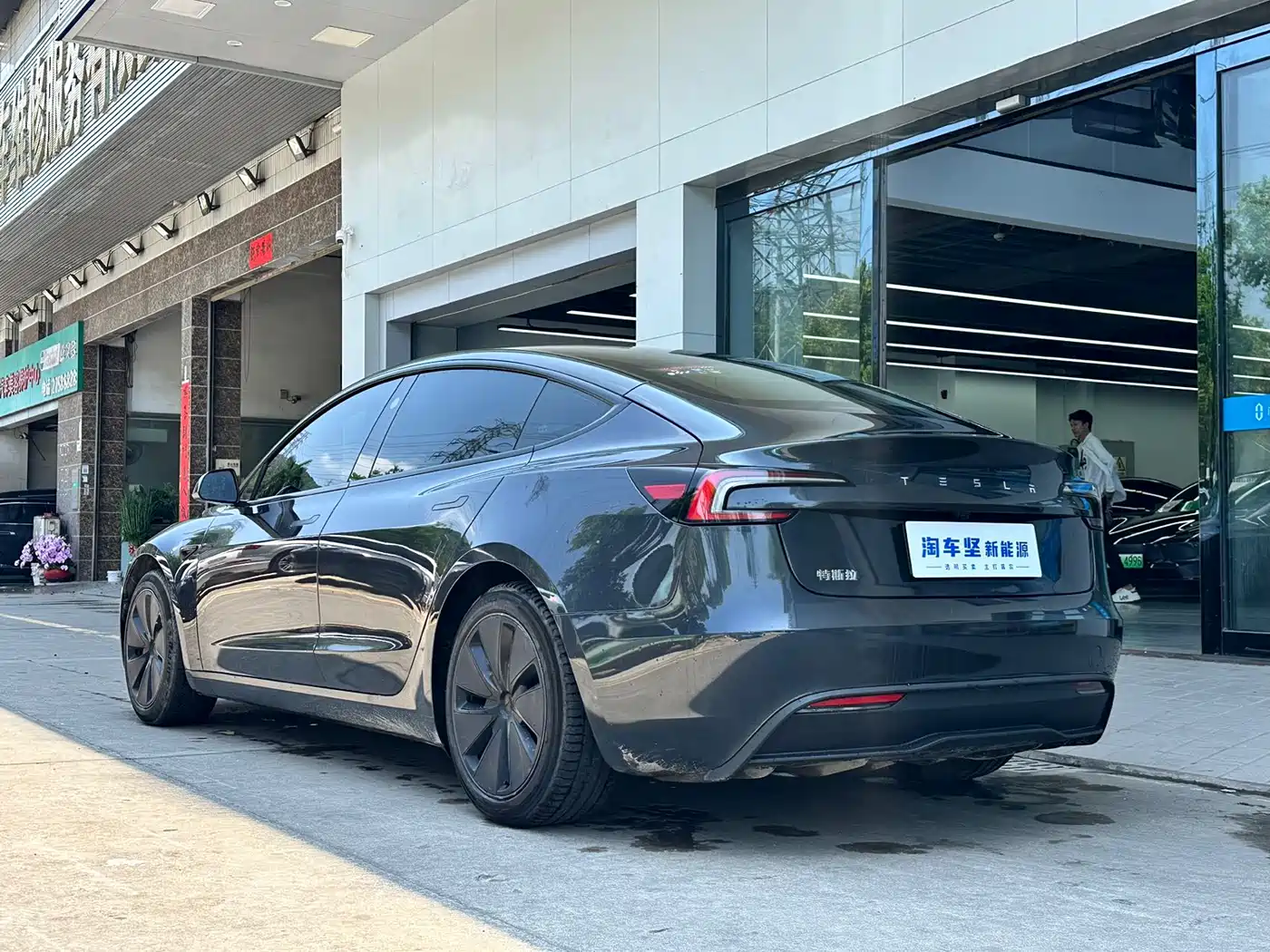 Tesla Model 3 2023 Rear-Wheel Drive фото 3