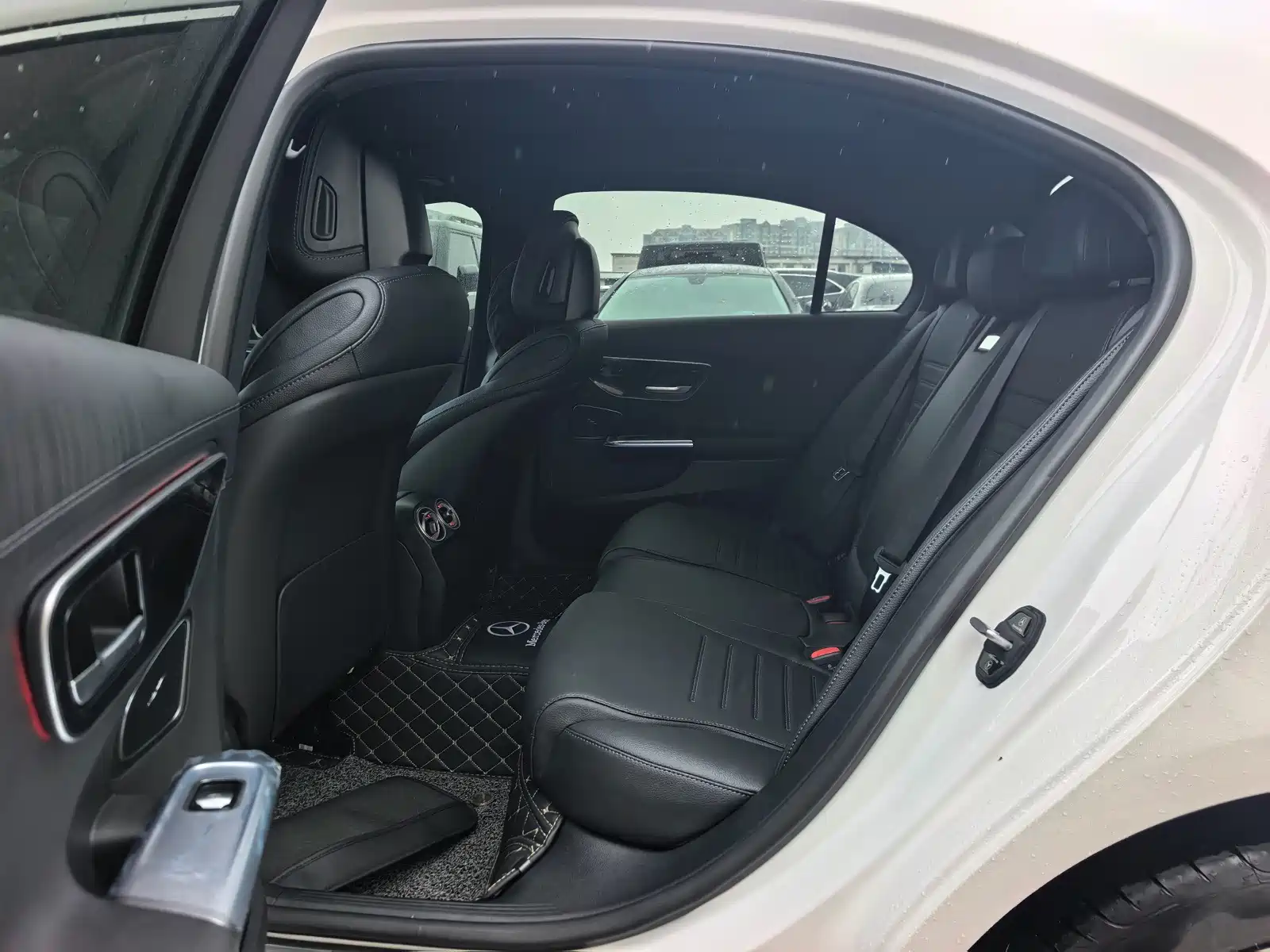 Фото 11 - Mercedes-Benz C-Class