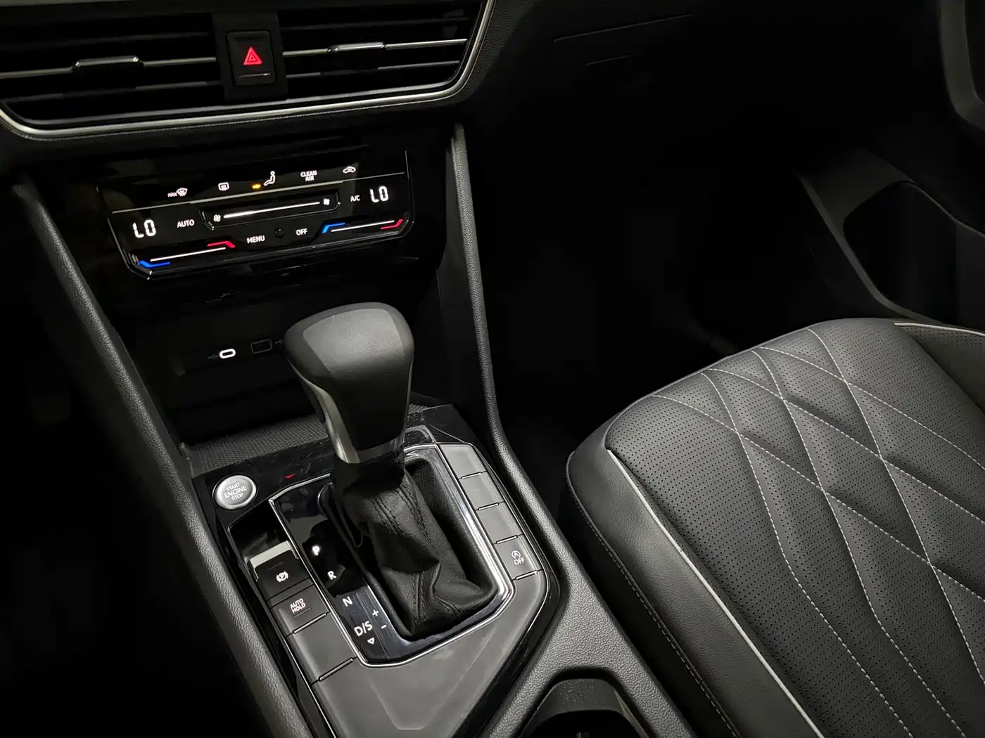 Volkswagen Tiguan L 2023 Facelift 330TSI Automatic 2WD Smart Edition фото 17