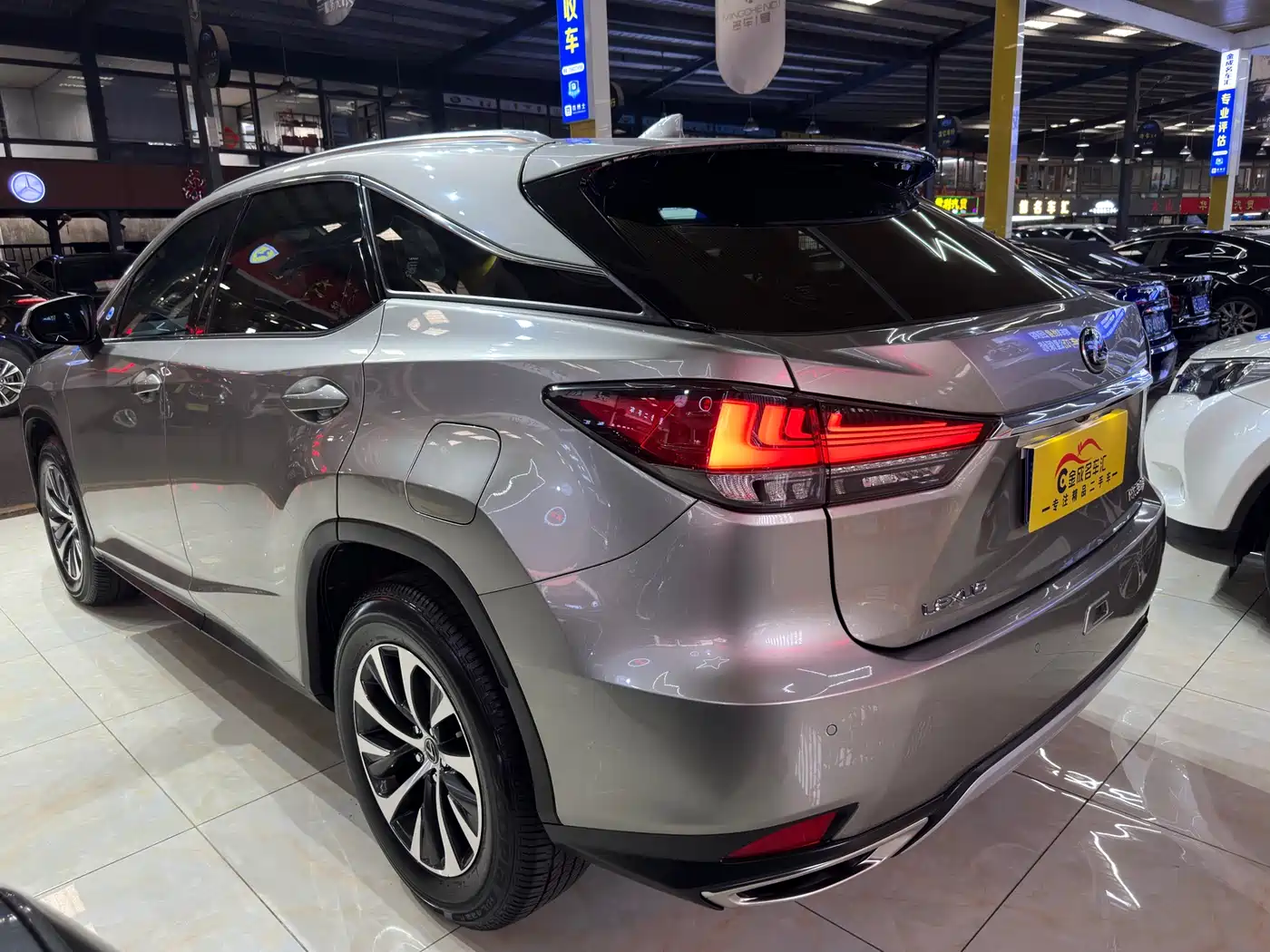 Lexus RX 2020 Facelift 300 2WD Elite Edition фото 26