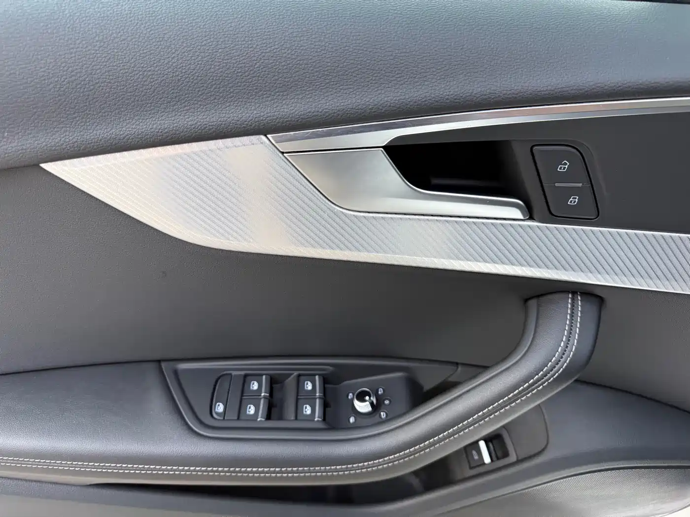 Audi A4L 2020 40 TFSI Fashion Dynamic Edition фото 18