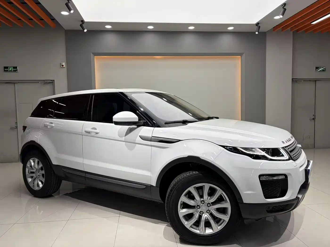 Land Rover Range Rover Evoque 2018 240PS PURE Trend фото 3