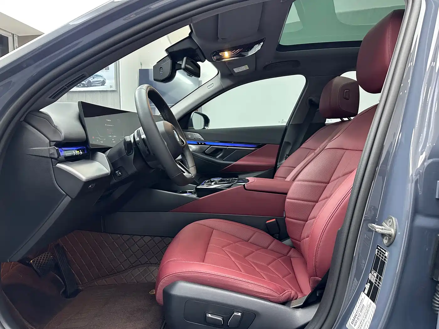 BMW 5 Series 2024 530Li Leading M Sport Package фото 10