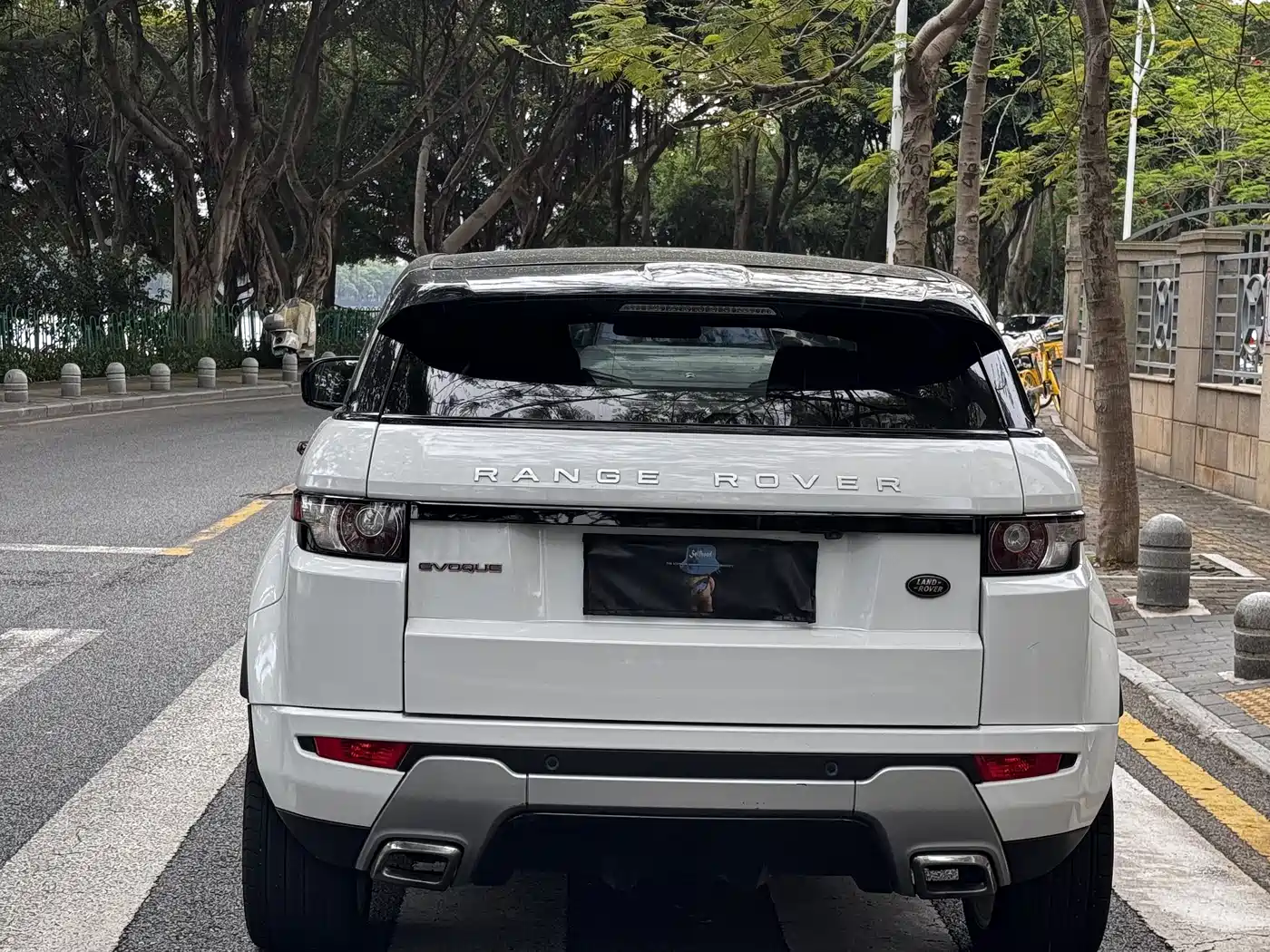 Land Rover Range Rover Evoque (Import) 2013 2.0T 5-door Dynamic Edition фото 5