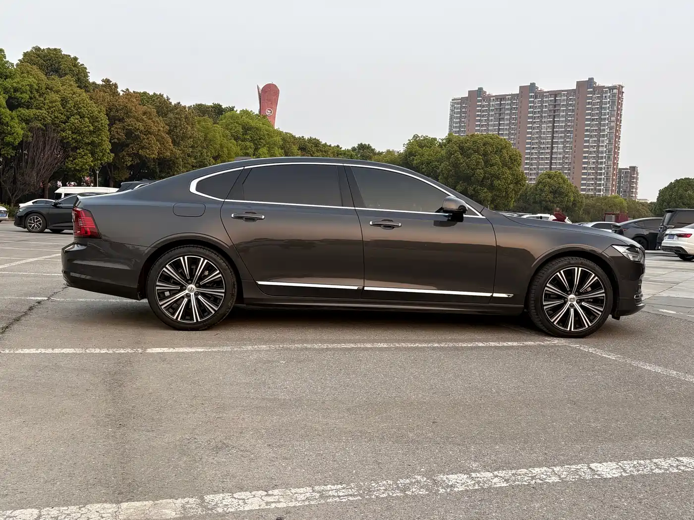 VOLVO S90