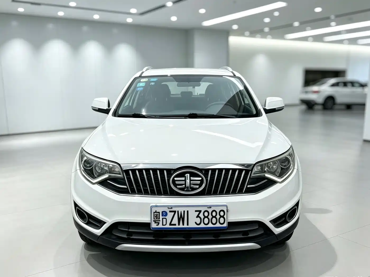 FAW Senya R7 2017 2016 1.6L Manual Luxury