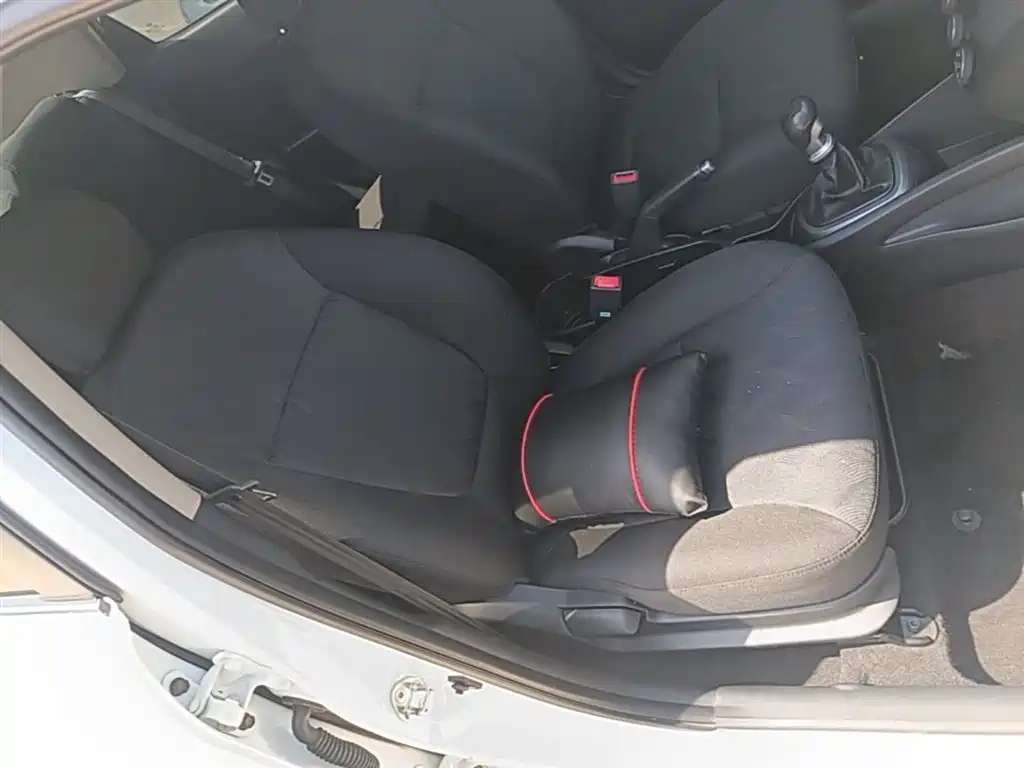 Kia K2 2015 Sedan 1.4L MT GLS фото 25