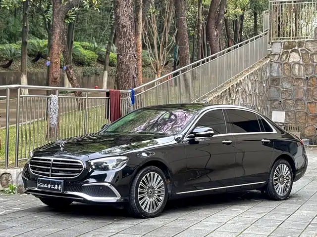 MERCEDES-BENZ E CLASS