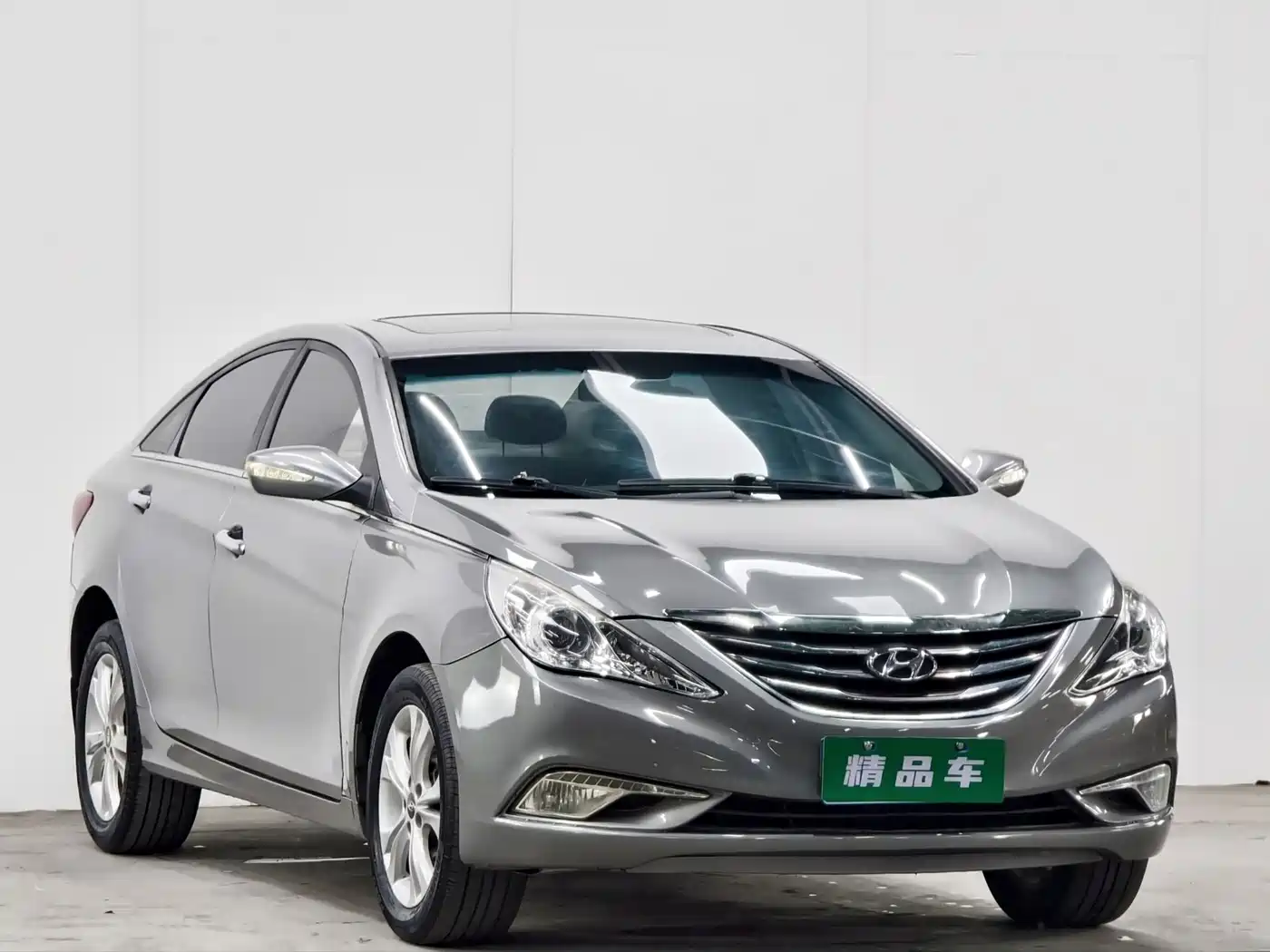 Hyundai Sonata 2011 2.0L Automatic Luxury фото 3