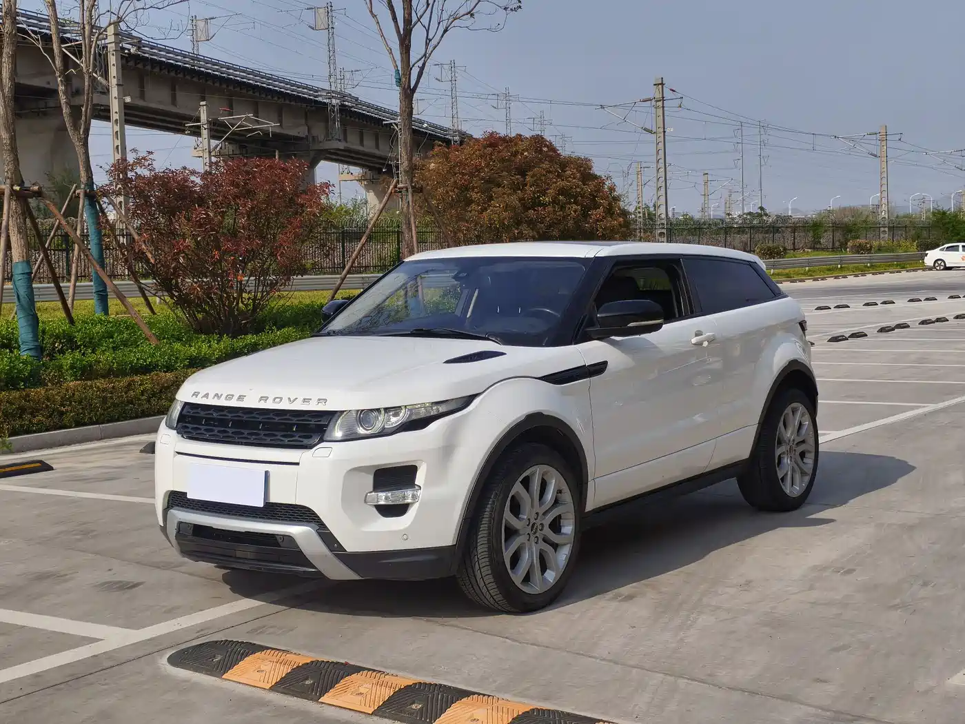 Land Rover Range Rover Evoque (Import) 2012 2.0T 3-door Sport Edition