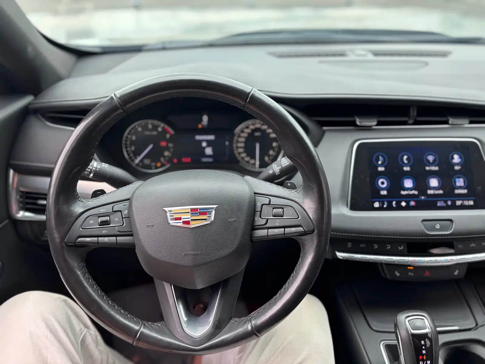 Photo 14 - Cadillac XT4