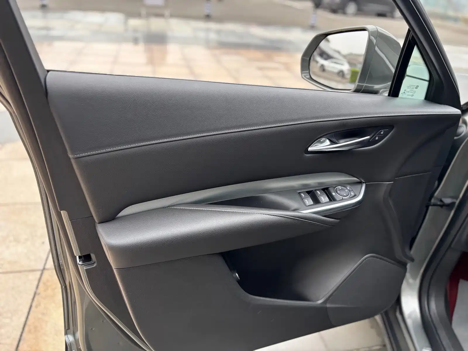 Photo 9 - Cadillac XT4