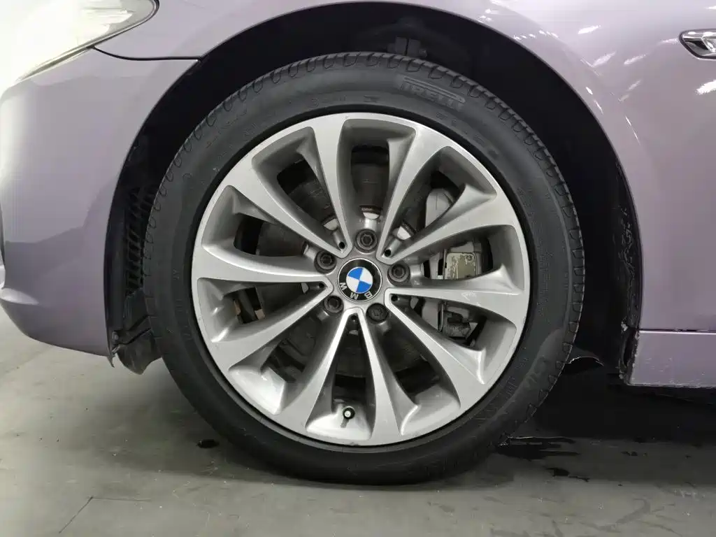 Photo 17 - BMW 5 Series