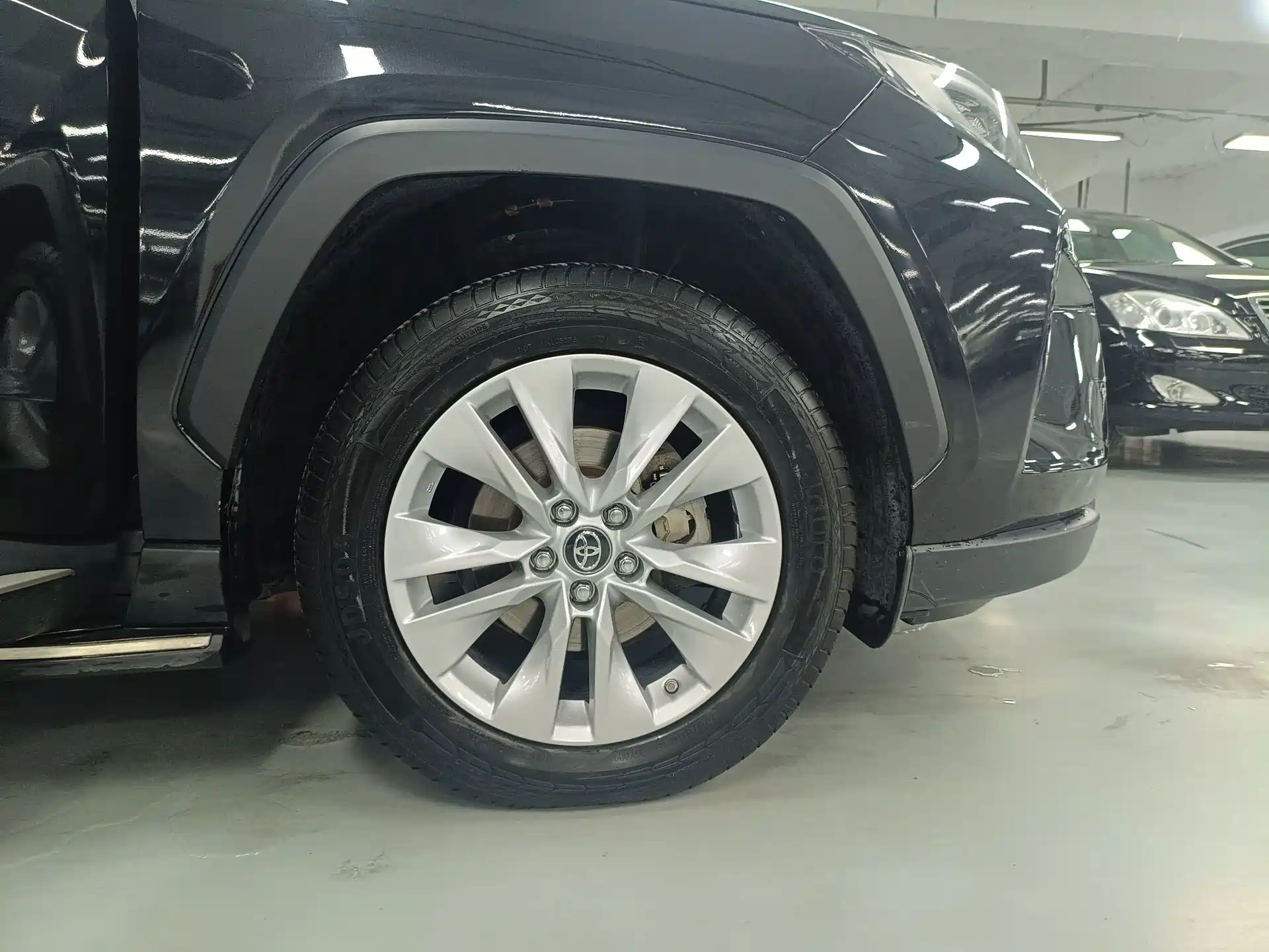 Фото 14 - Toyota Wildlander