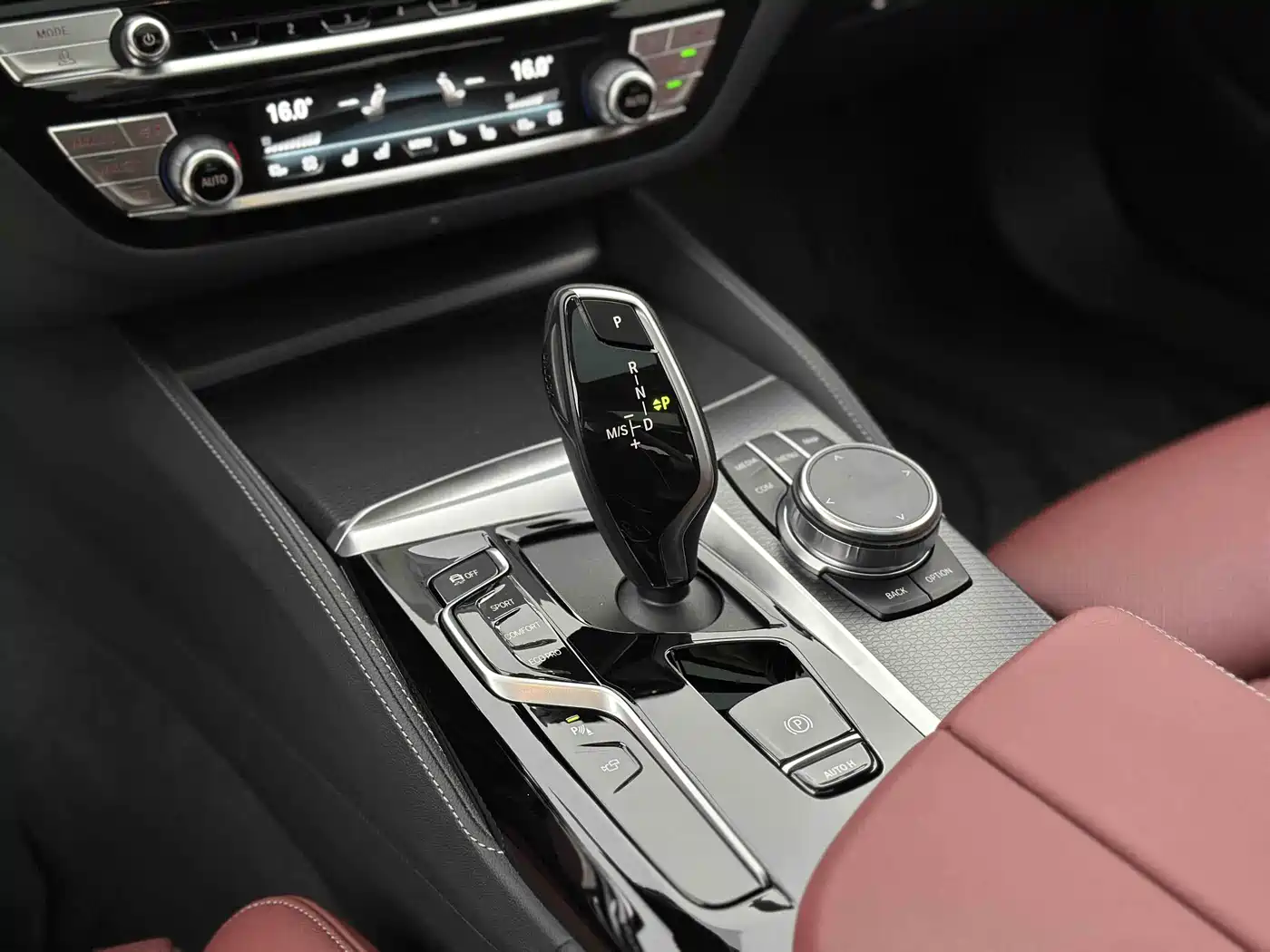 BMW 5 Series 2023 530Li Executive M Sport Package фото 7