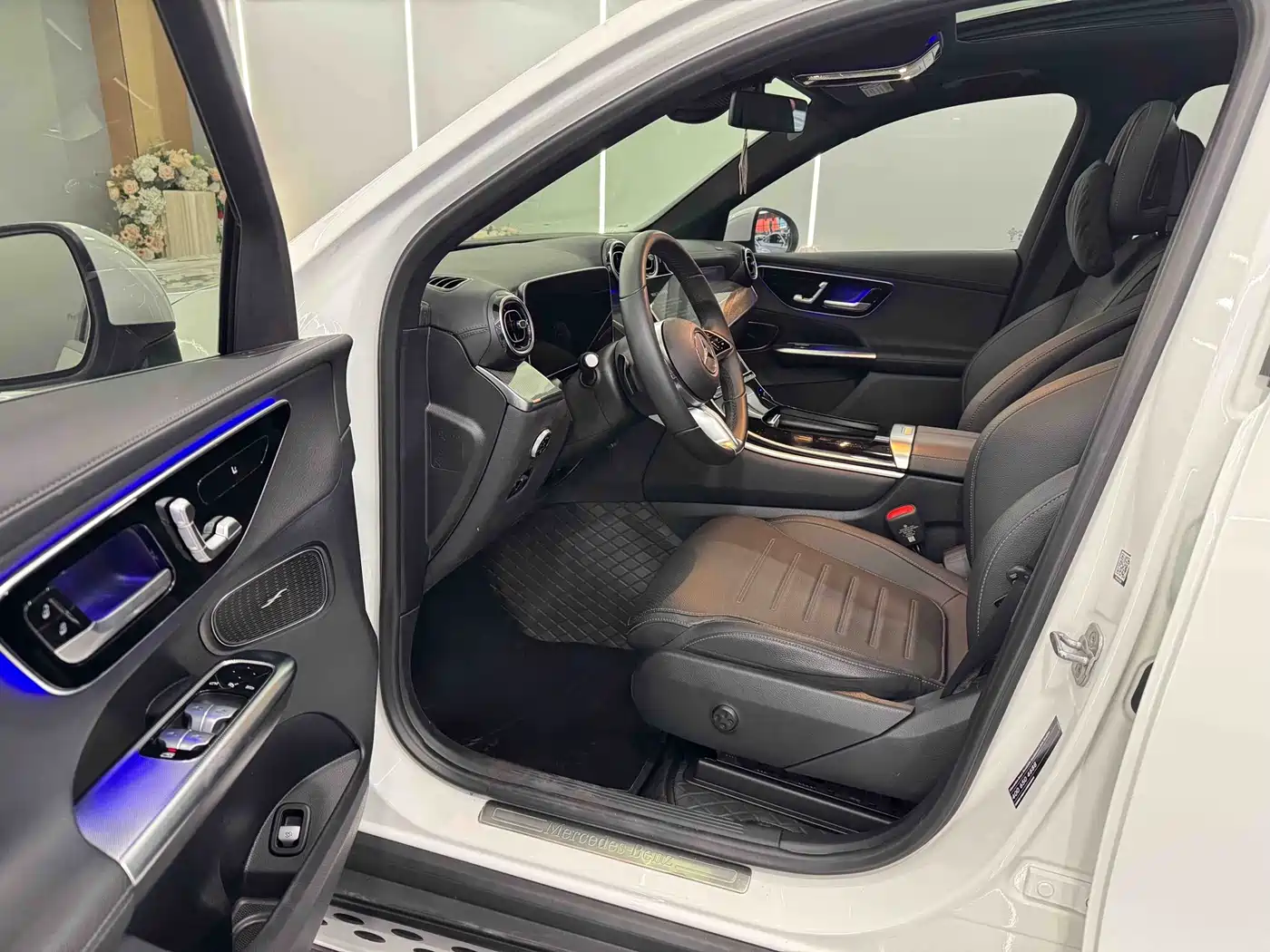 Mercedes-Benz GLC 2024 GLC 260 L 4MATIC Luxury 7-seater фото 5