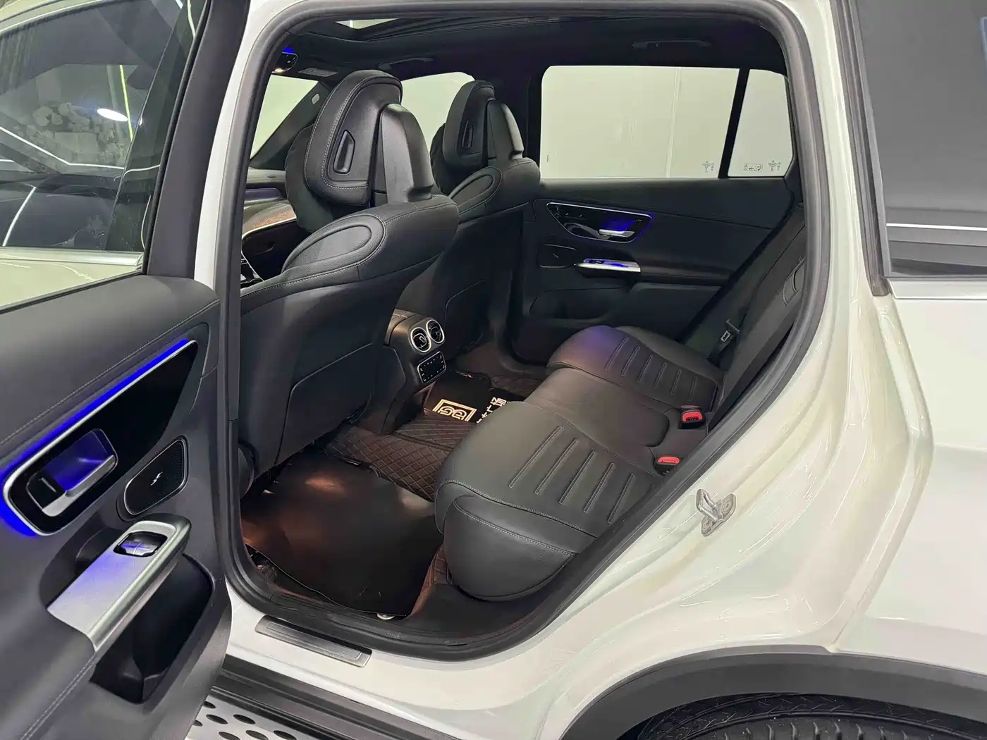 Mercedes-Benz GLC 2024 GLC 260 L 4MATIC Luxury 7-seater фото 6