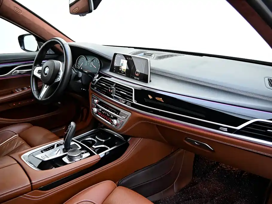 BMW 7 Series 2018 740Li xDrive Premium Type M Sport Package фото 18