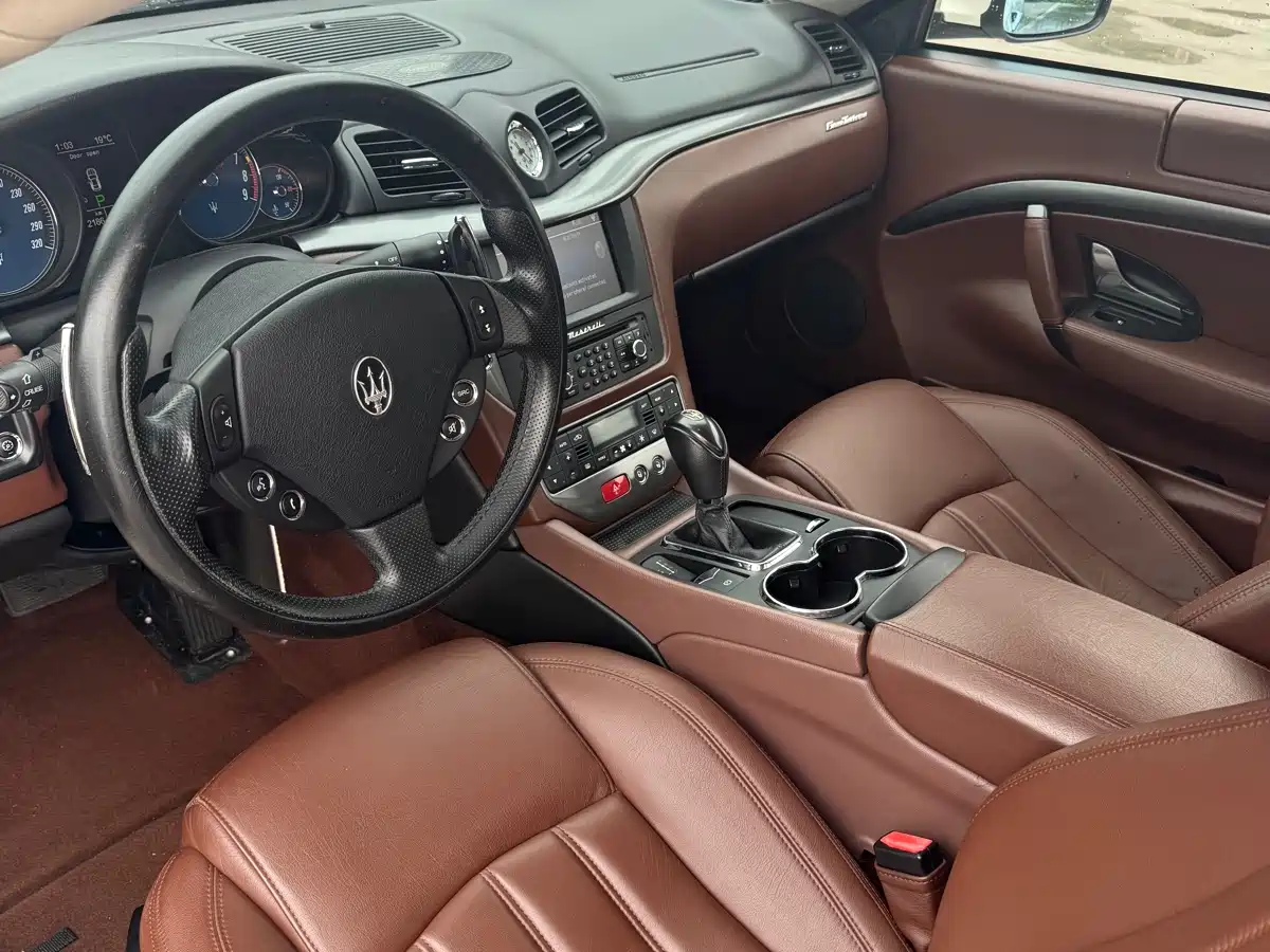 Maserati GranTurismo 2010 2007 4.2L Standard