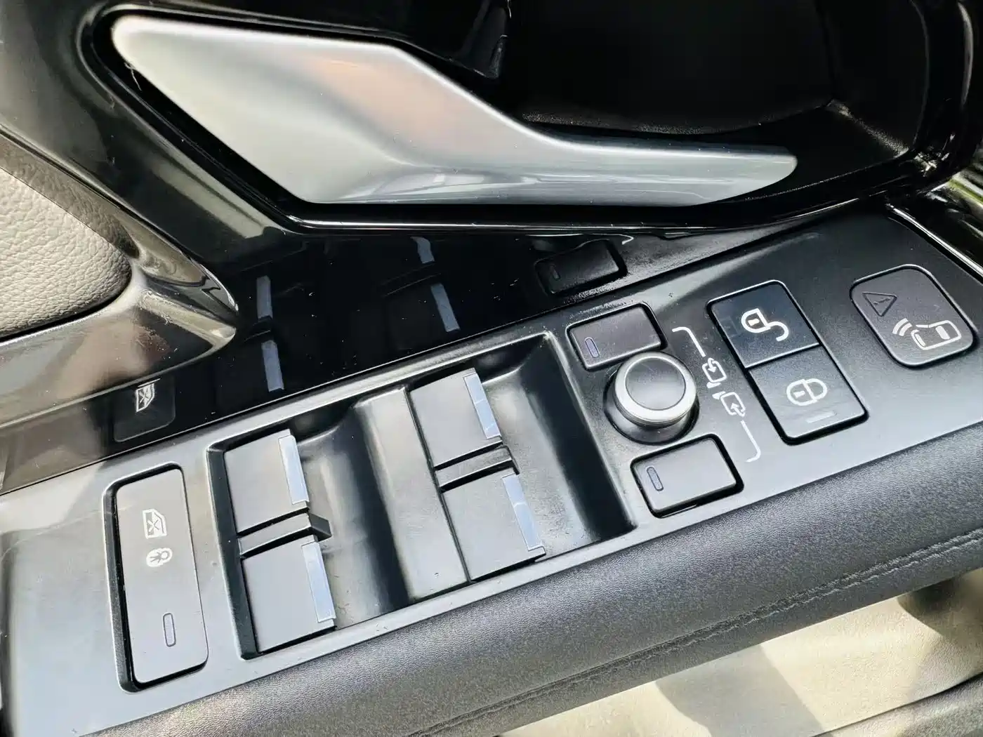Land Rover Range Rover Evoque 2020 249PS R-DYNAMIC SE Sport Tech Edition фото 20