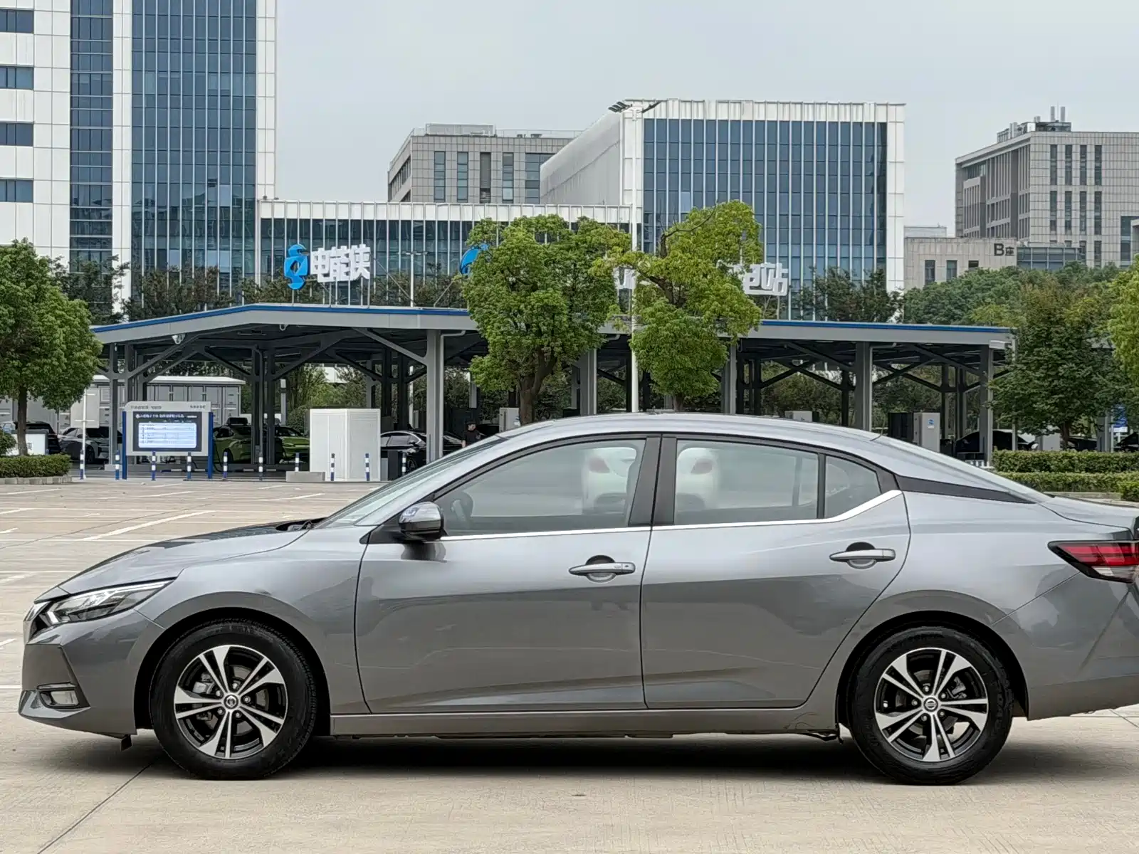 Фото 4 - Nissan Sylphy