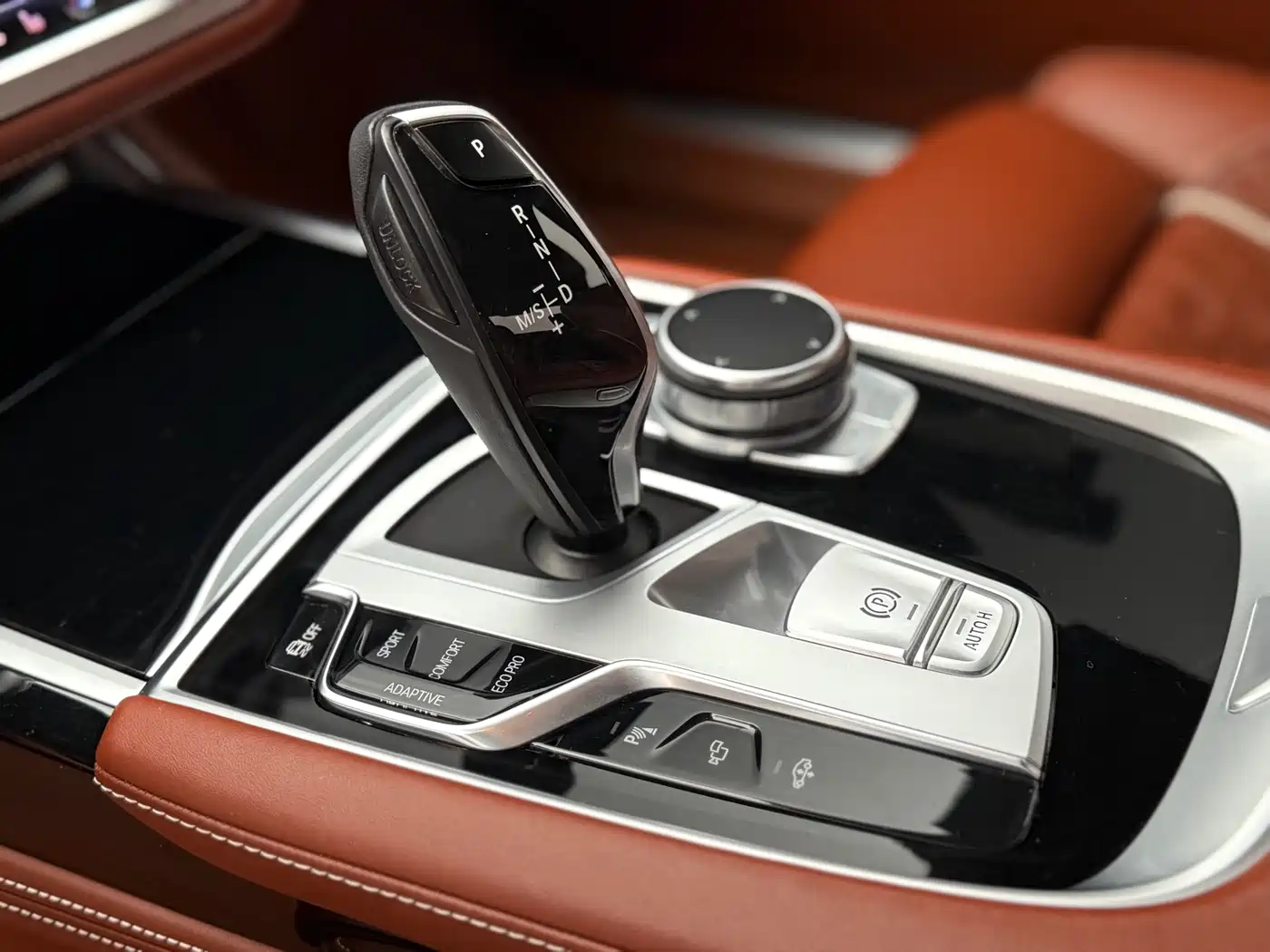BMW 7 Series 2021 Model 740Li xDrive Executive M Sport Package фото 19
