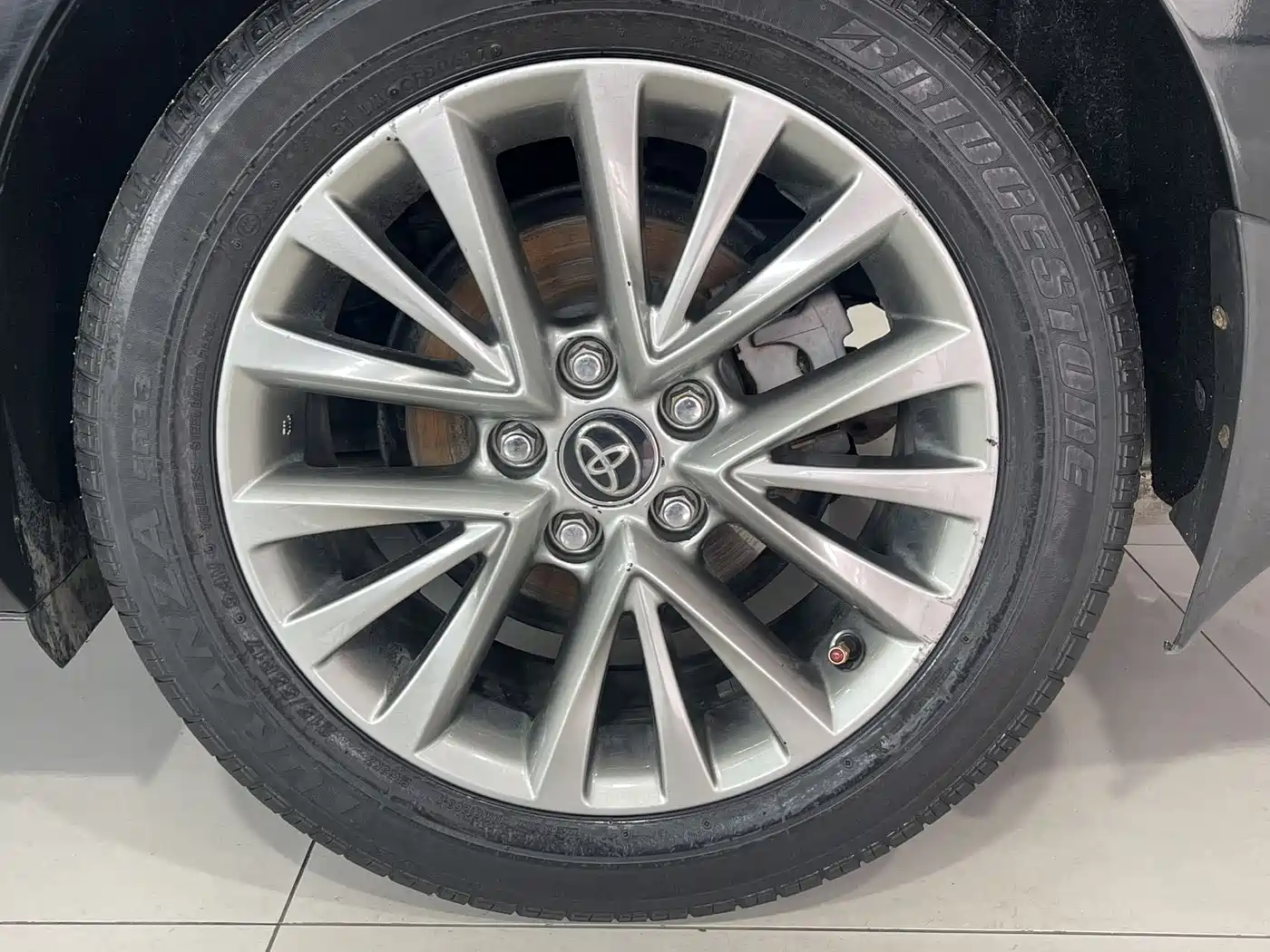 Toyota Camry 2016 2.5G 10th Anniversary Luxury Navigation Edition фото 14