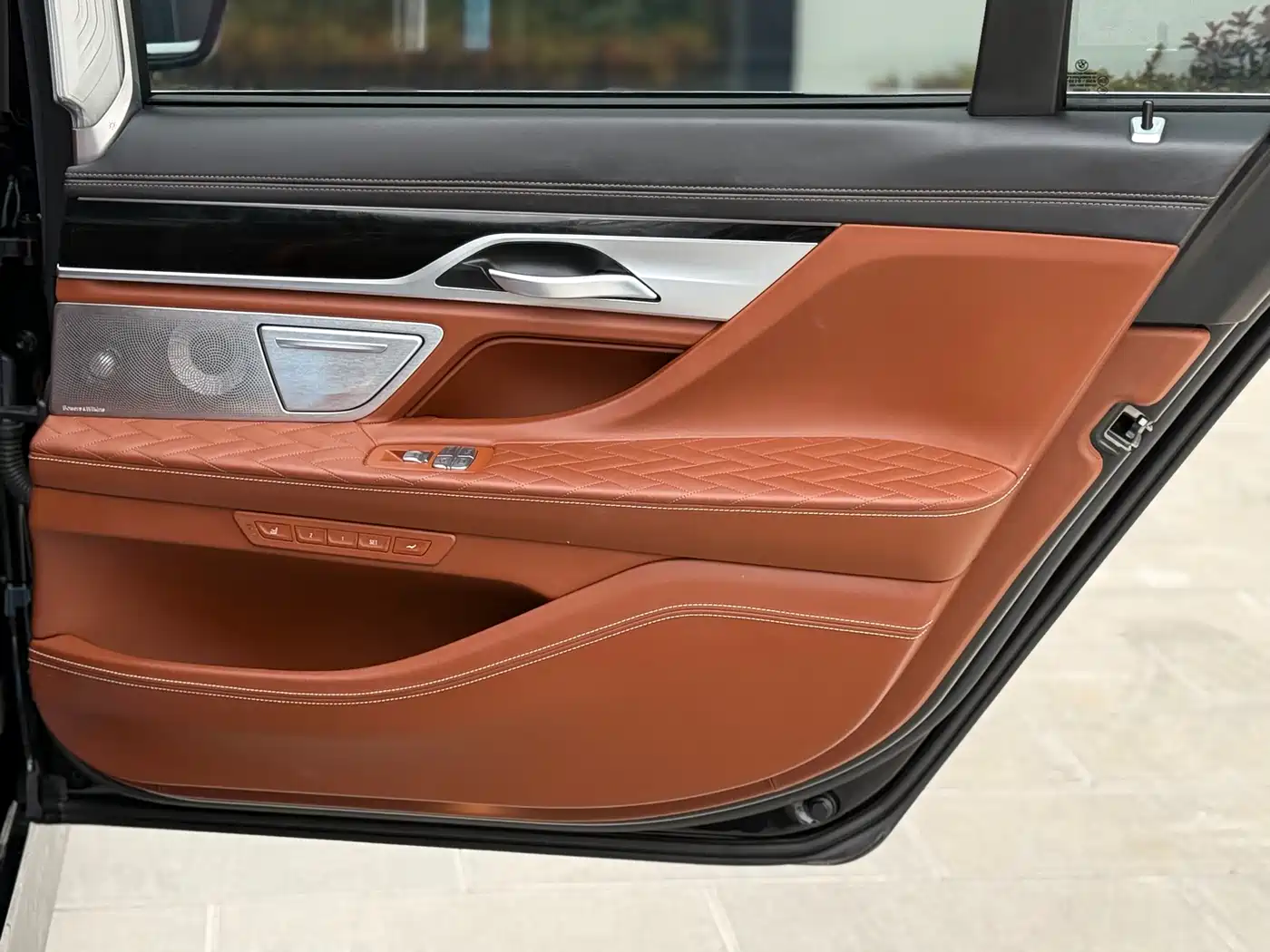 BMW 7 Series 2021 Model 740Li xDrive Executive M Sport Package фото 9