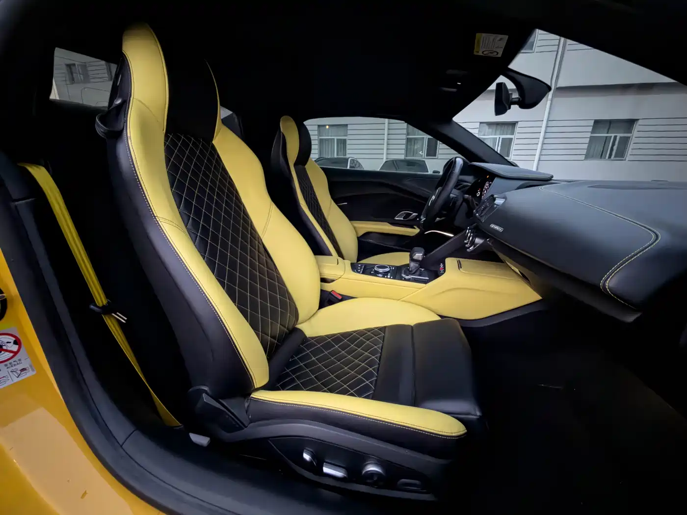 Audi R8 2017 V10 Spyder фото 26