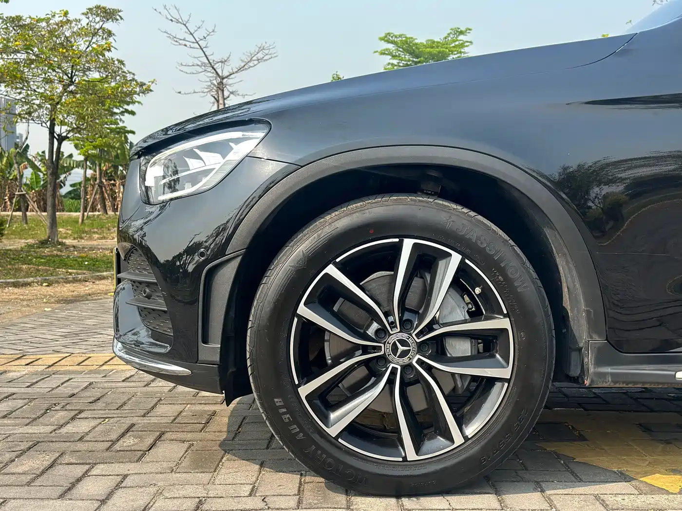 MERCEDES-BENZ GLC
