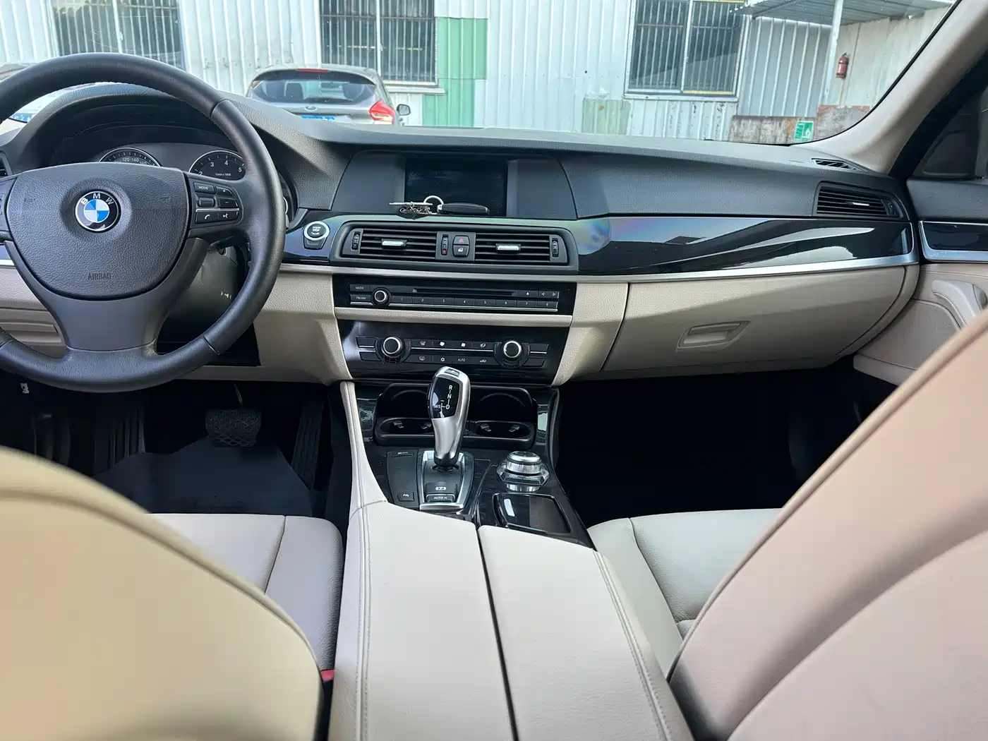 BMW 5 Series 2011 520Li Elegance фото 11