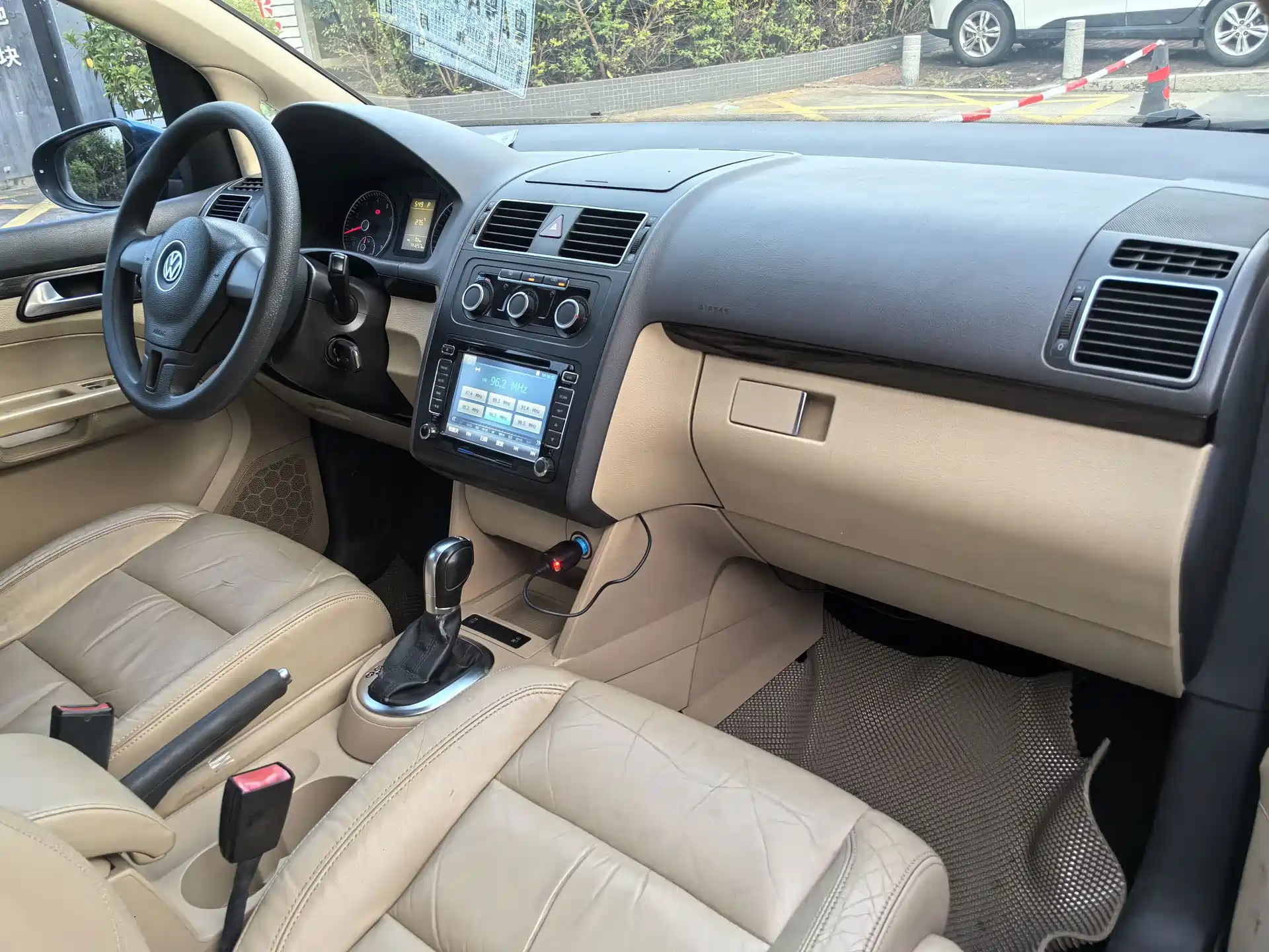 صورة 16 - Volkswagen Touran