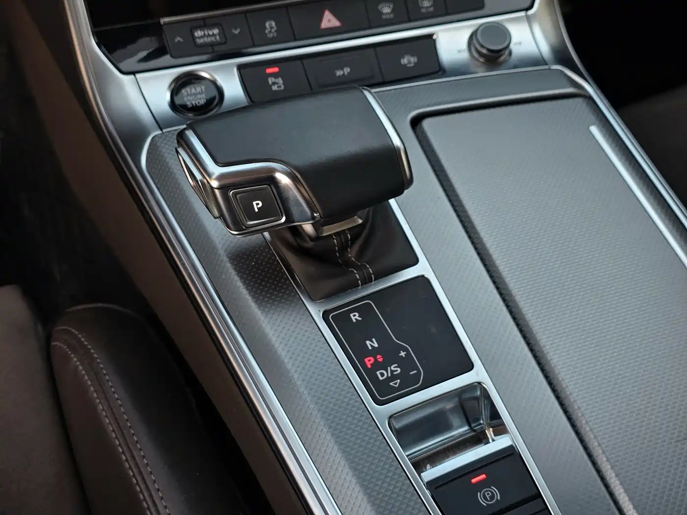 Audi A7L 2024 45TFSI quattro S-line Vision Edition Crystal Package фото 17