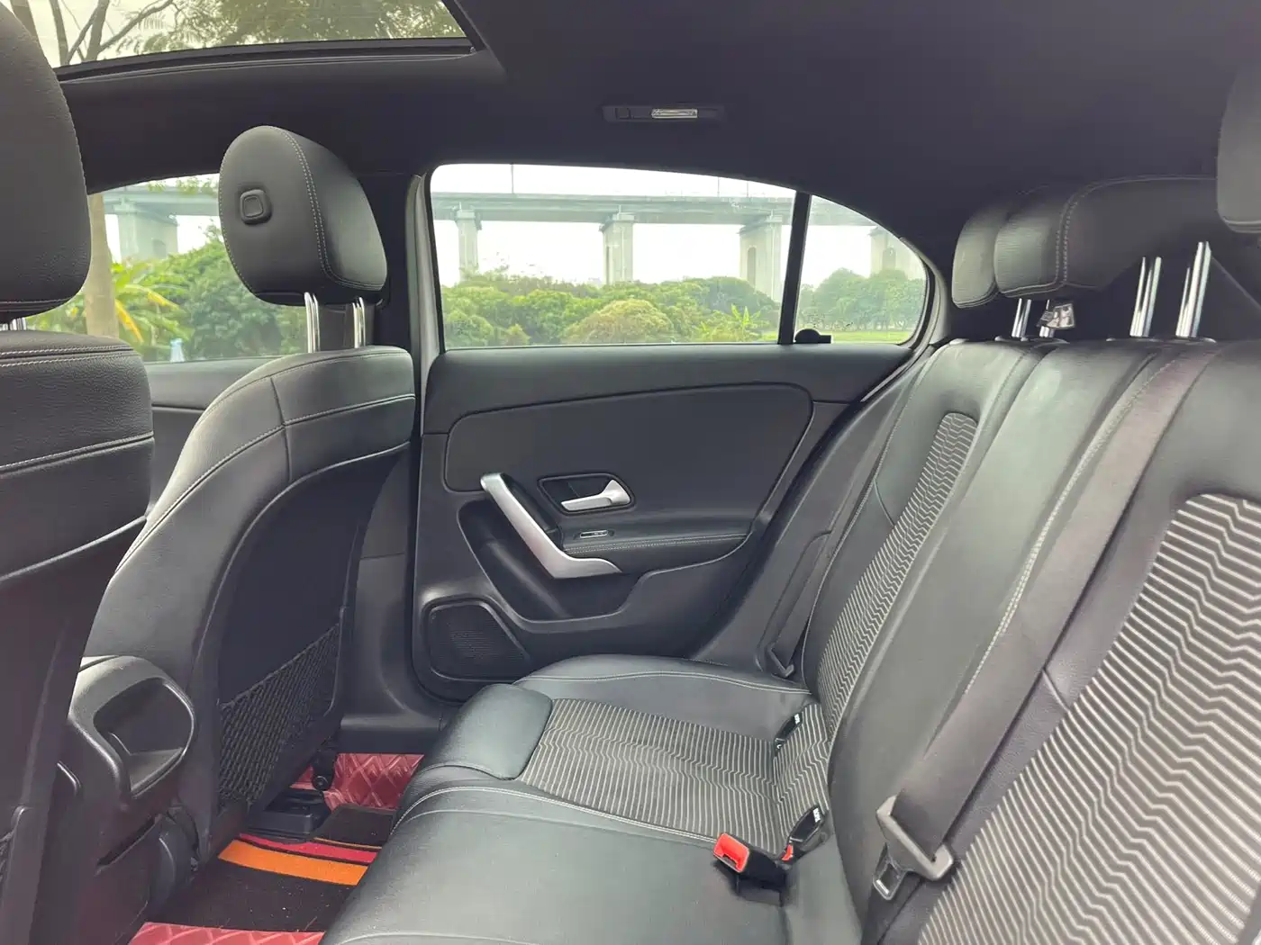 Mercedes-Benz A-Class (Import) 2019 A 200 Dynamic Version фото 26
