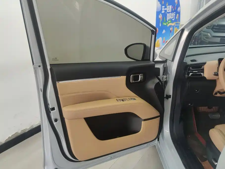 Wuling Motors Xingguang 730 New Energy 2025 2025 Model Plug-in Hybrid Base Version
