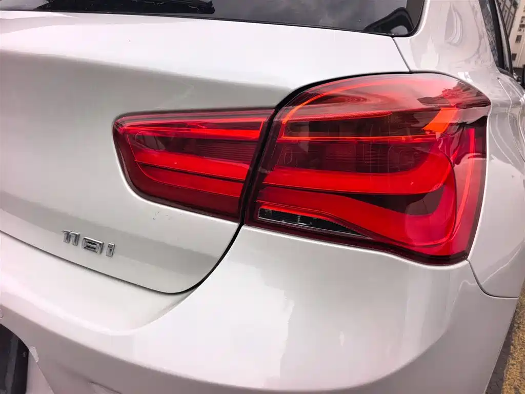 BMW 1 Series (Import) 2016 118i Leading фото 7